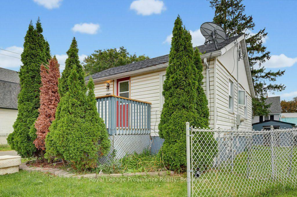 Photo 1 of 106 Yeomans Street, Belleville, Belleville Ward — HOMEH