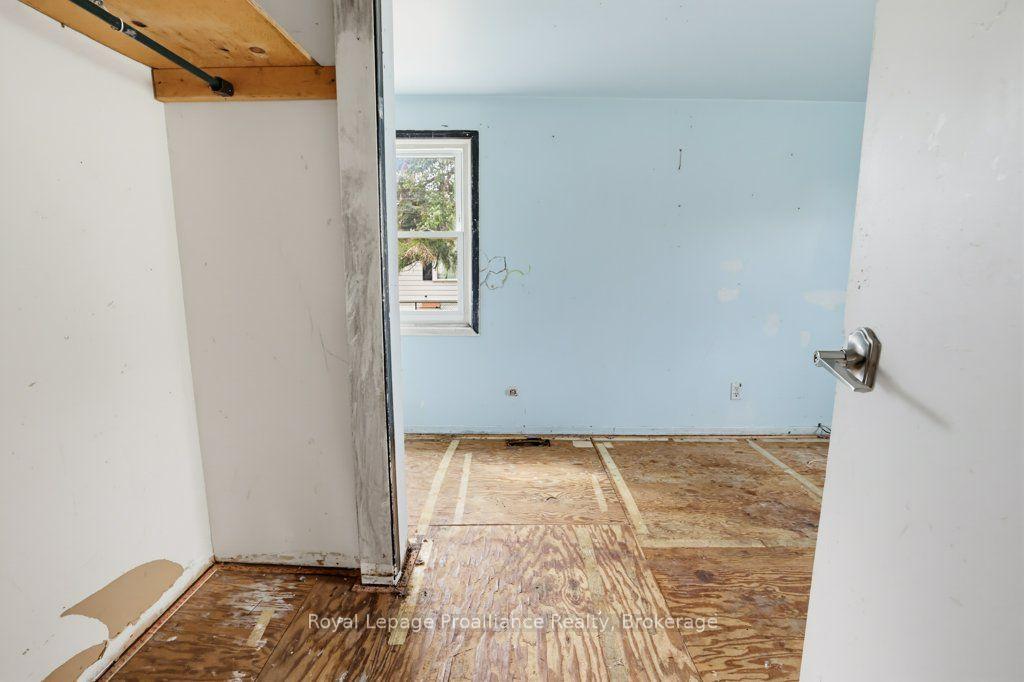 Photo 12 of 106 Yeomans Street, Belleville, Belleville Ward — HOMEH