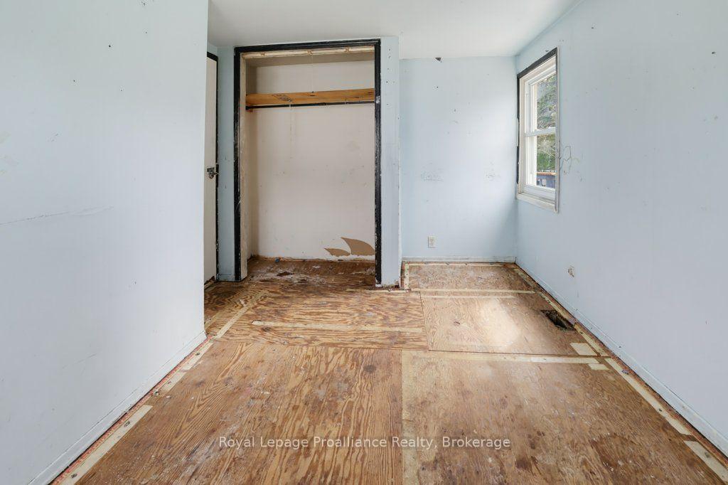 Photo 13 of 106 Yeomans Street, Belleville, Belleville Ward — HOMEH