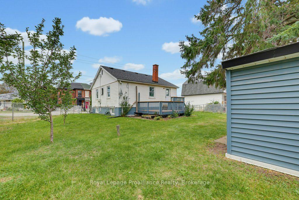 Photo 24 of 106 Yeomans Street, Belleville, Belleville Ward — HOMEH