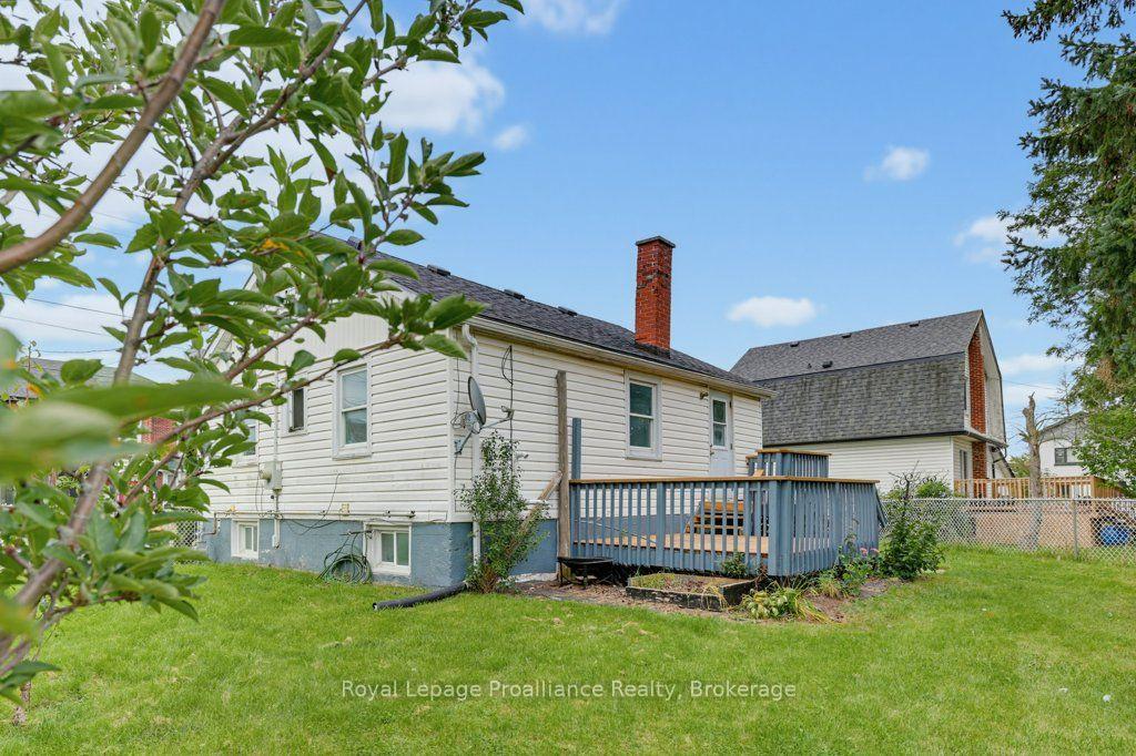 Photo 25 of 106 Yeomans Street, Belleville, Belleville Ward — HOMEH