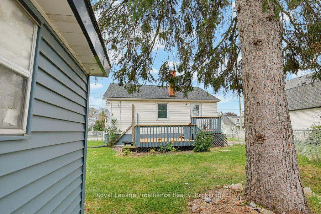 Photo 26 of 106 Yeomans Street, Belleville, Belleville Ward — HOMEH