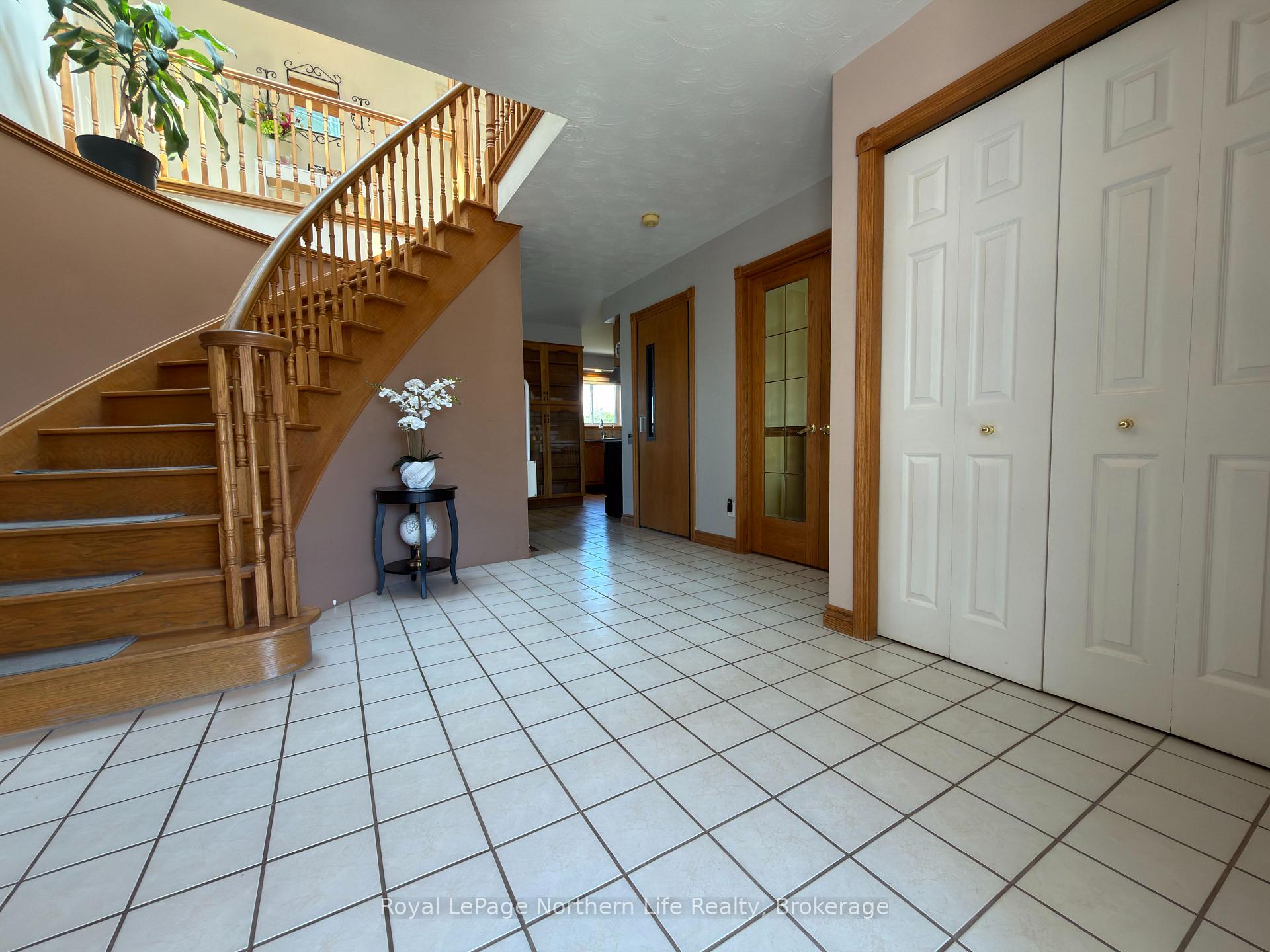 Photo 9 of 3235 Highway 11 N, North Bay, College Heights — HOMEH