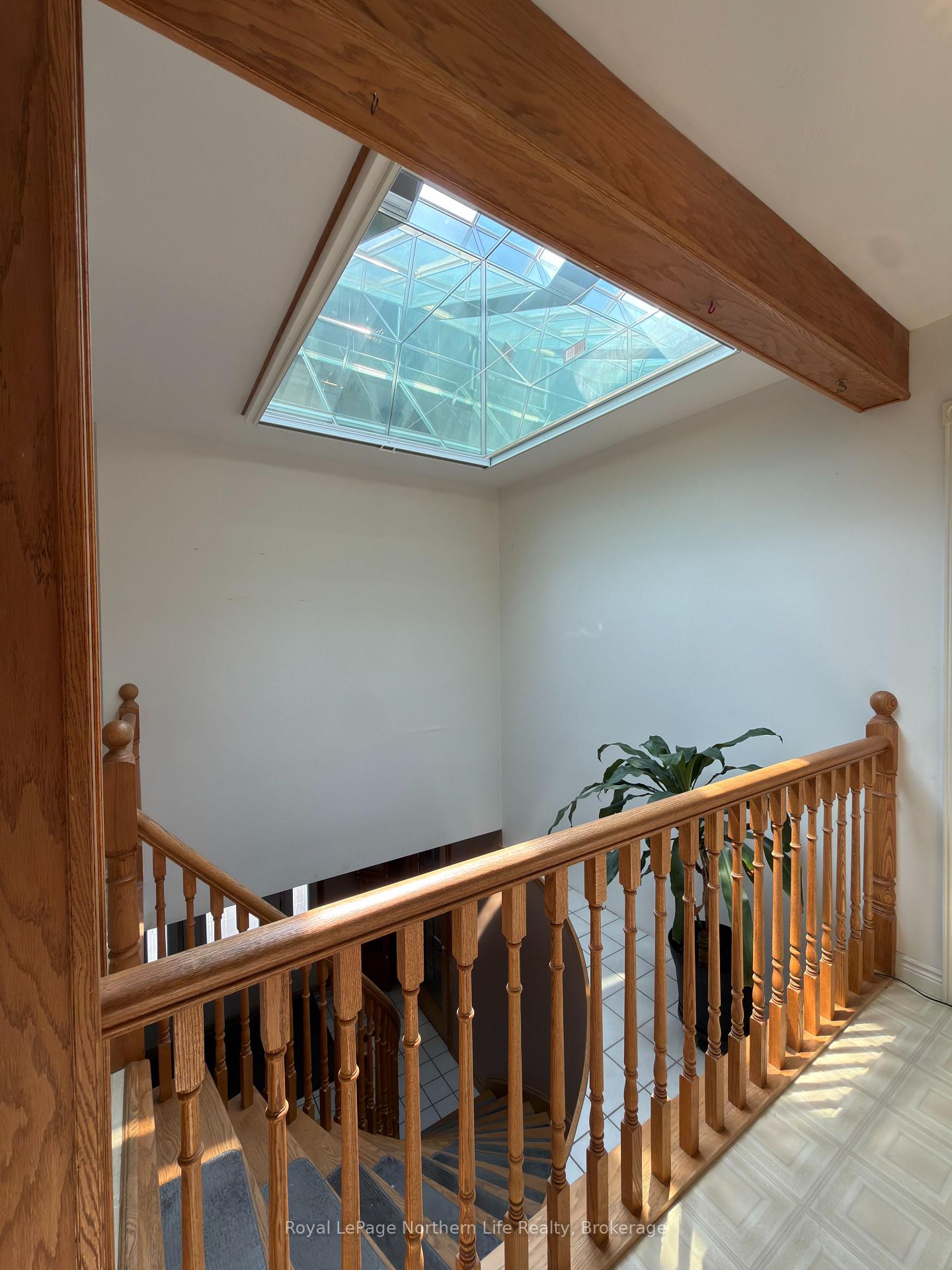 Photo 10 of 3235 Highway 11 N, North Bay, College Heights — HOMEH