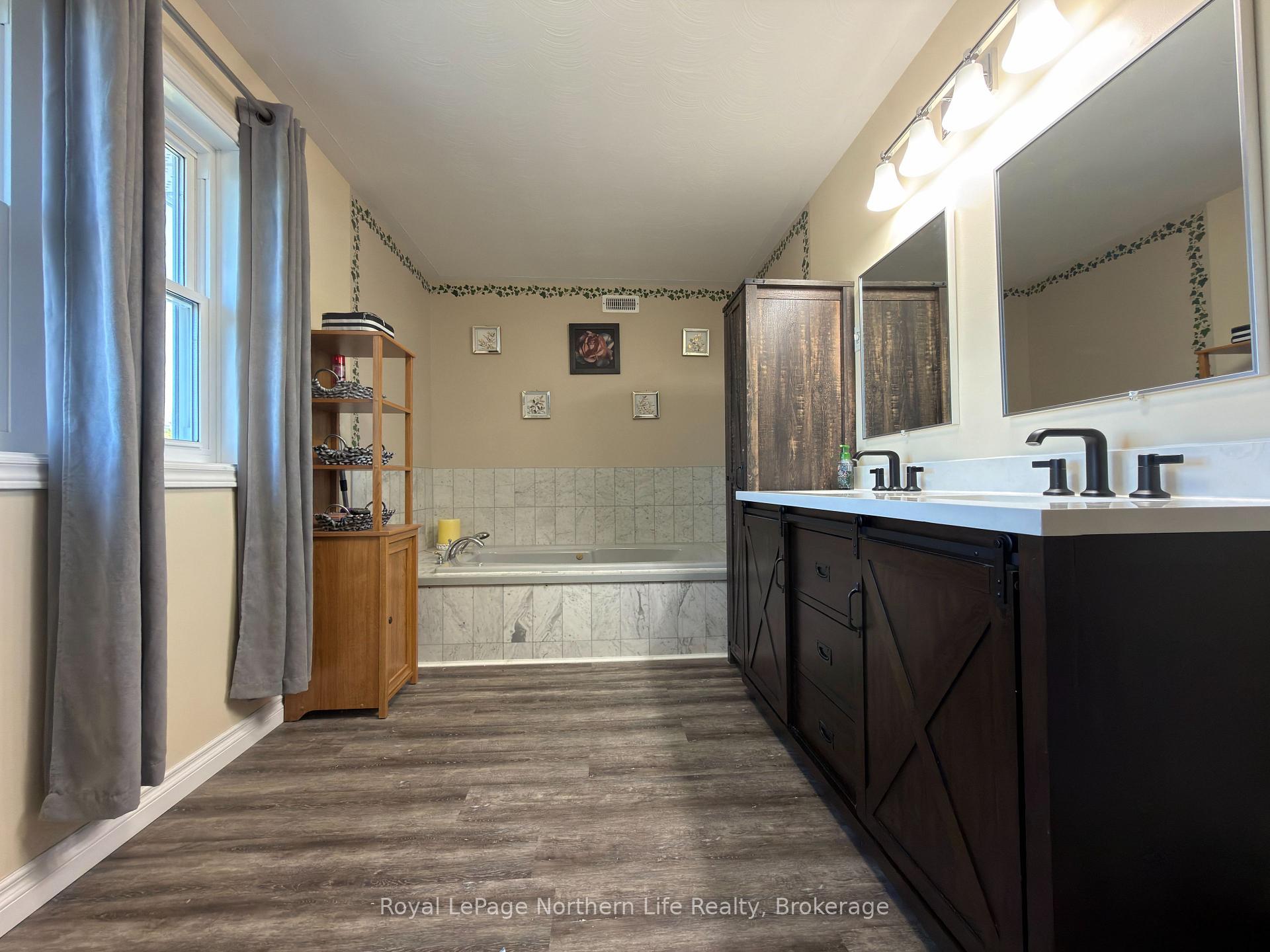Photo 16 of 3235 Highway 11 N, North Bay, College Heights — HOMEH