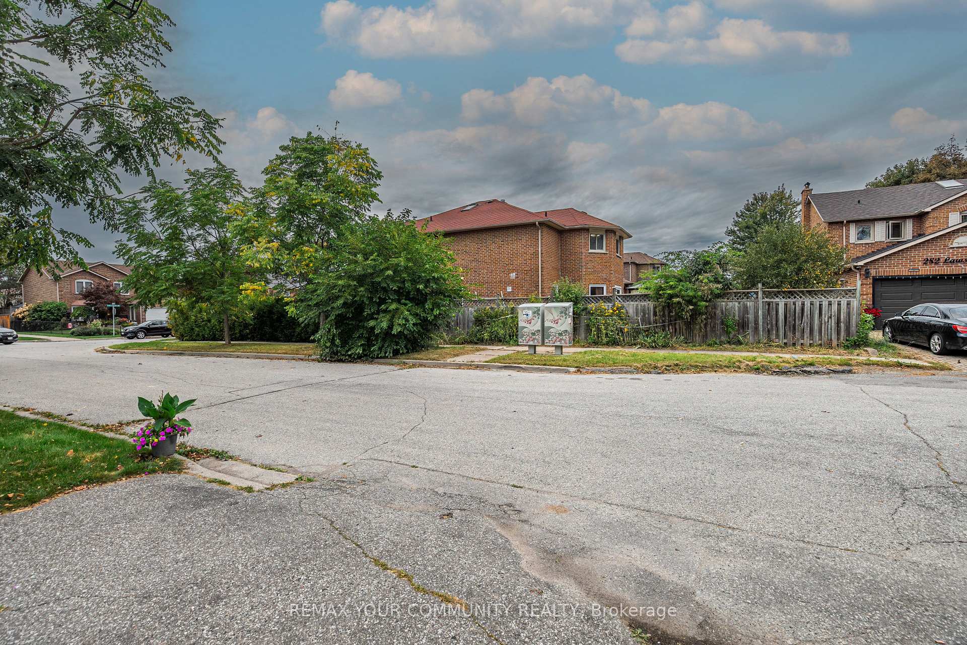 Photo 10 of 1801 Forestview Drive, Pickering, Highbush — HOMEH