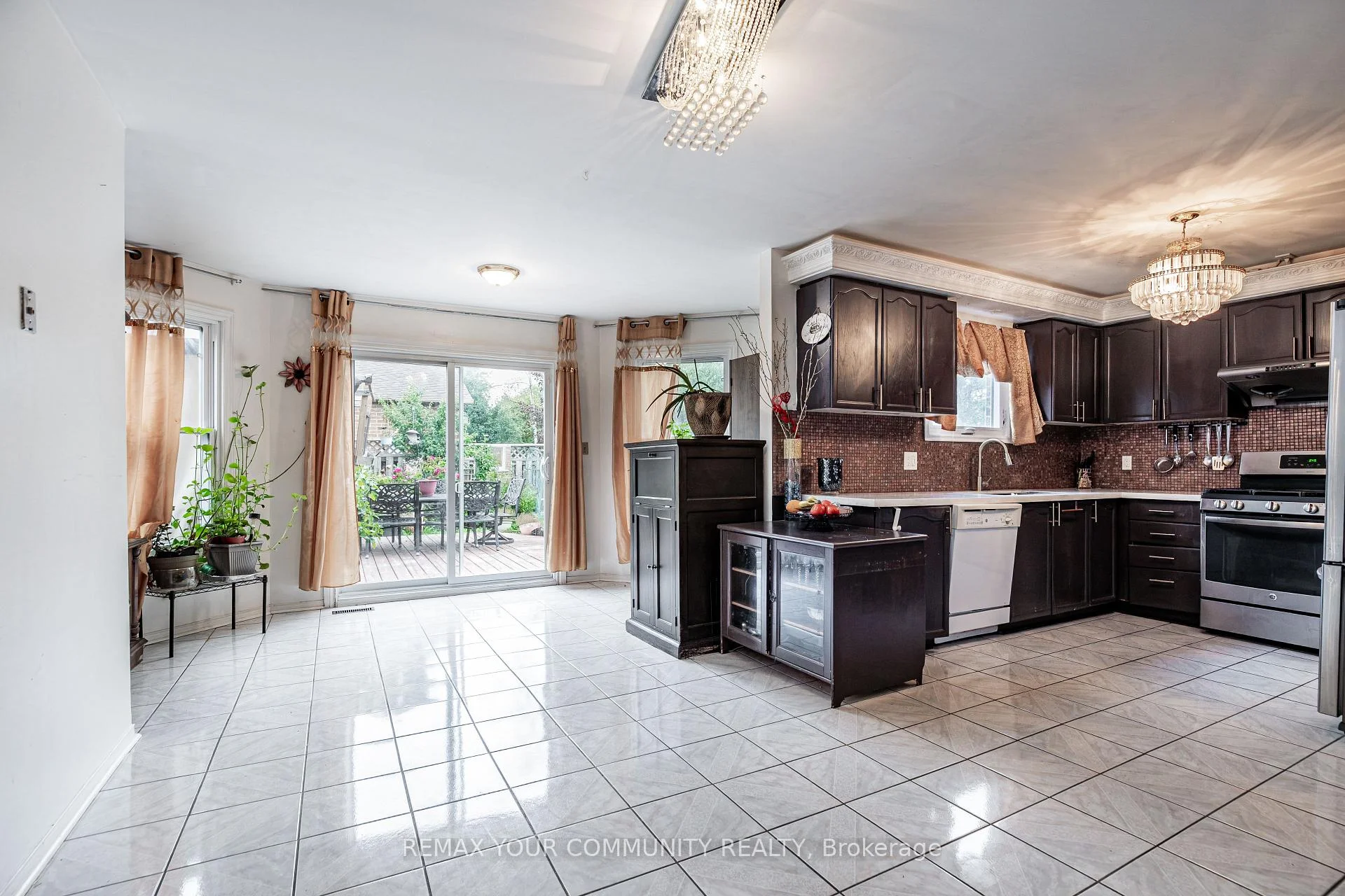 Photo 15 of 1801 Forestview Drive, Pickering, Highbush — HOMEH
