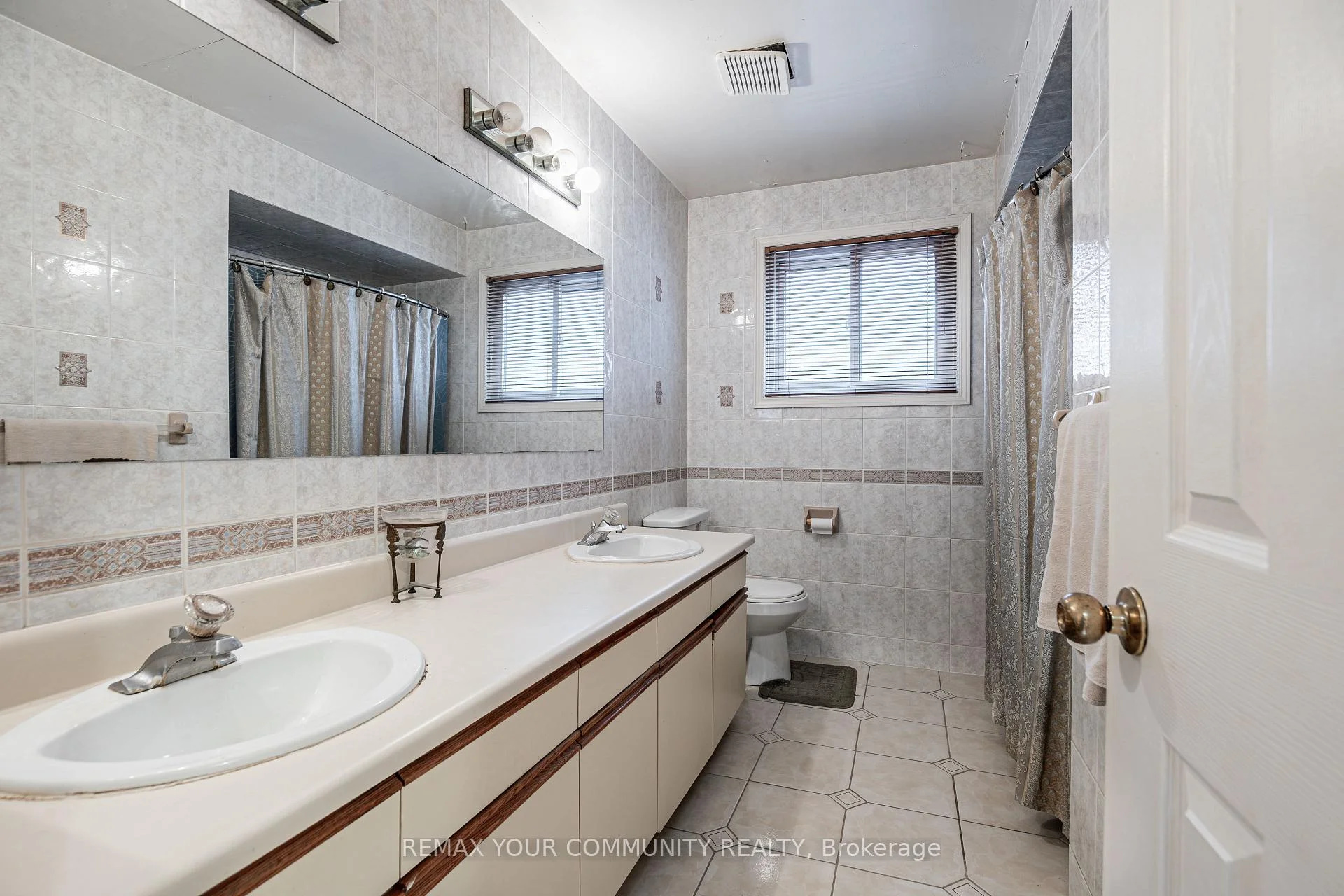 Photo 33 of 1801 Forestview Drive, Pickering, Highbush — HOMEH