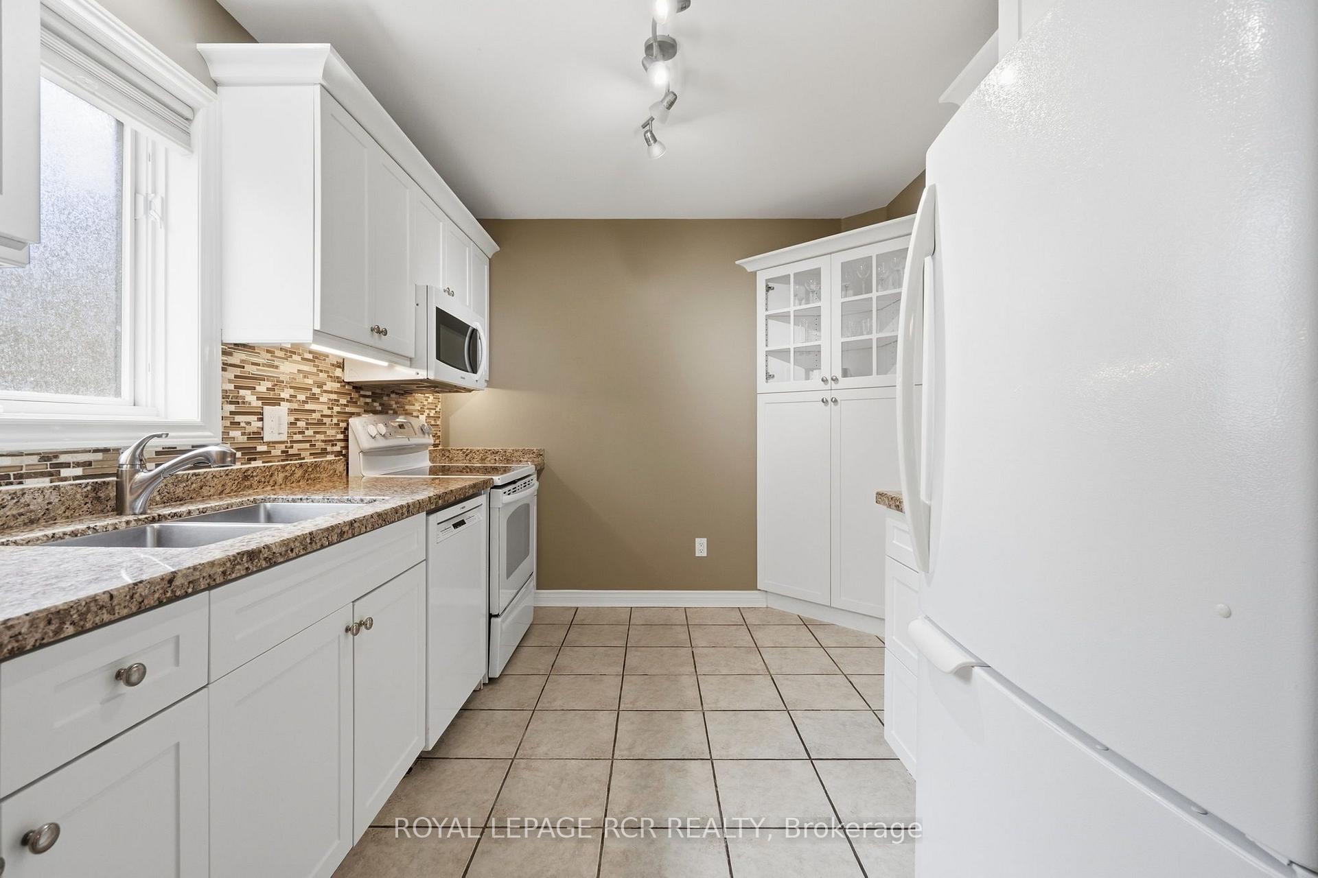 Photo 10 of 46 Sunset Boulevard, New Tecumseth, Alliston — HOMEH