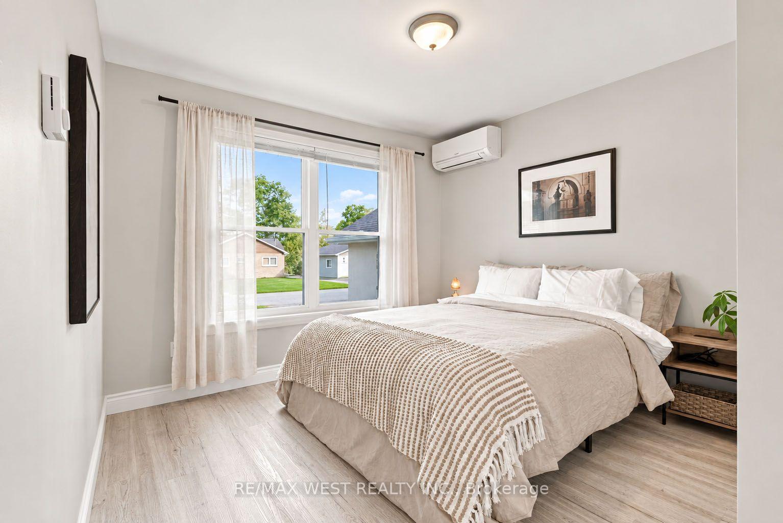 Photo 10 of 740 Broadview Avenue, Orillia — HOMEH