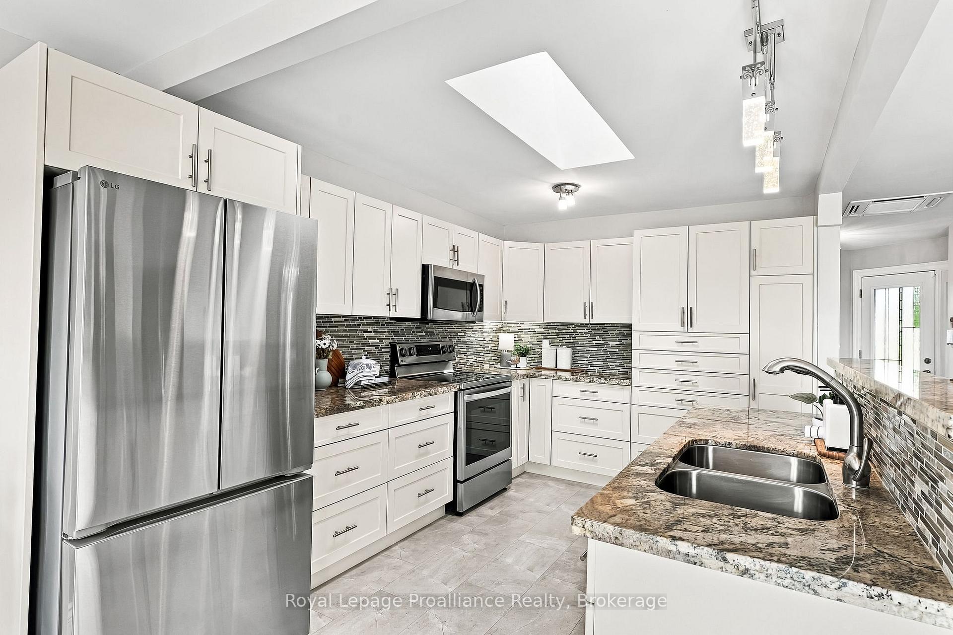 Photo 14 of 110 Lakehurst Street, Brighton, Rural Brighton — HOMEH