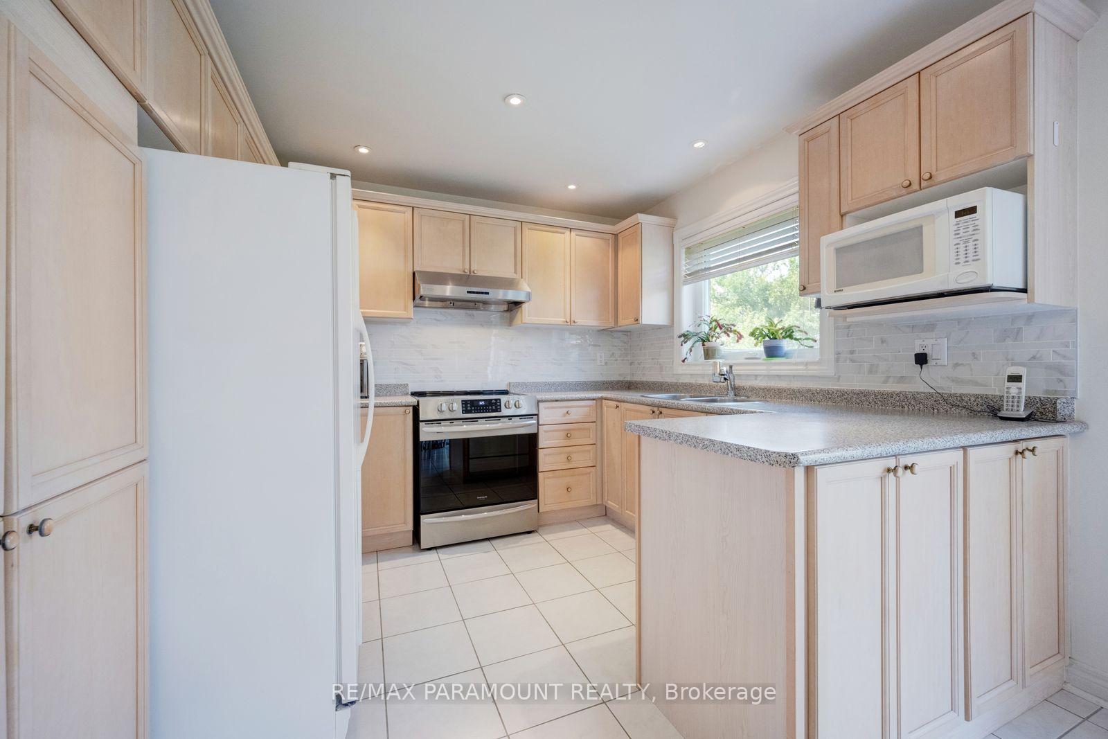 Photo 18 of 6407 Ormindale Way, Mississauga, East Credit — HOMEH
