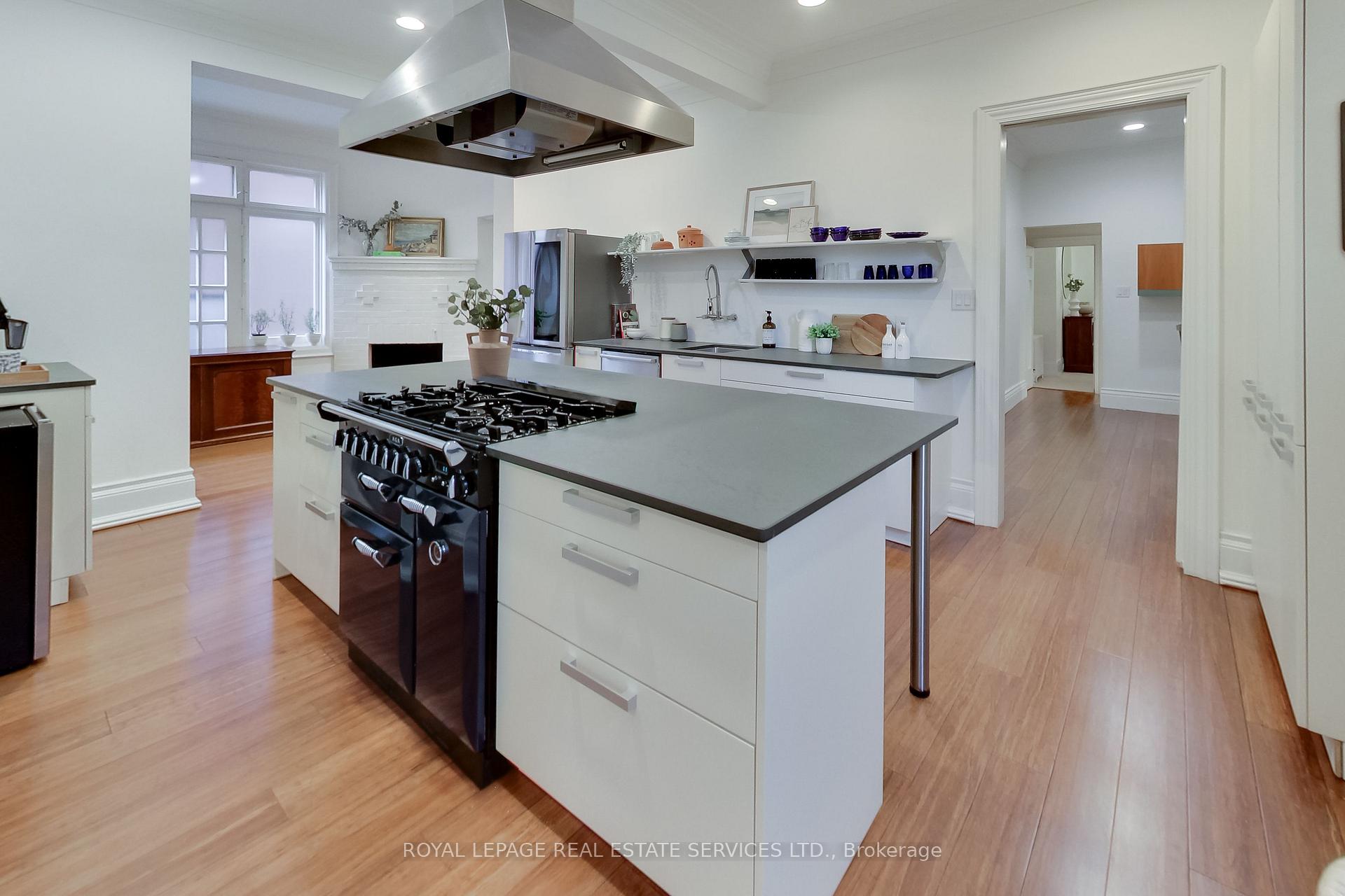 Photo 13 of 135 Madison Avenue, Toronto, The Annex — HOMEH