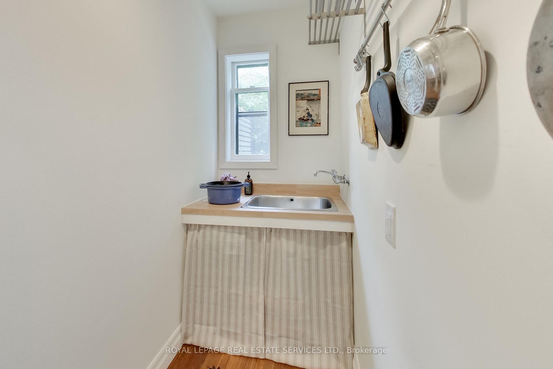 Photo 14 of 135 Madison Avenue, Toronto, The Annex — HOMEH
