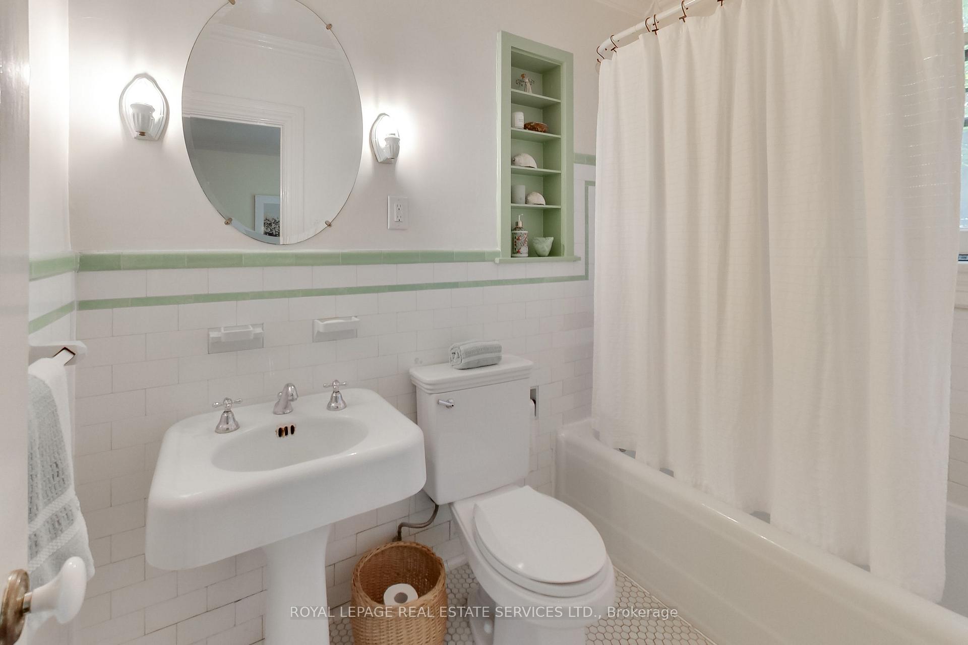 Photo 23 of 135 Madison Avenue, Toronto, The Annex — HOMEH