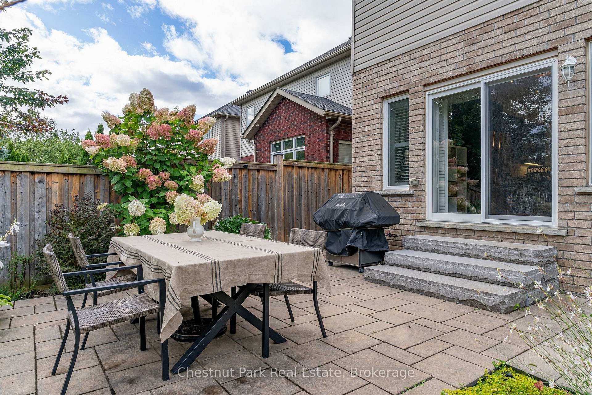Photo 8 of 35 Kayla Crescent, Collingwood — HOMEH