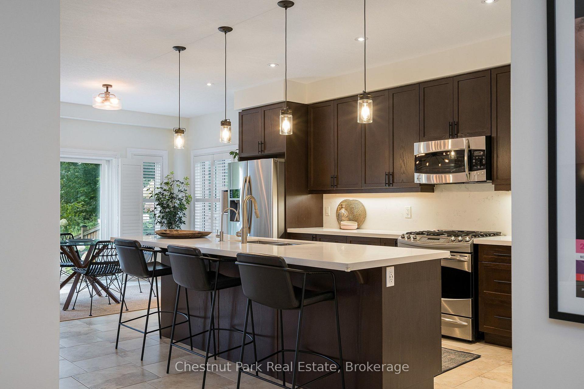 Photo 12 of 35 Kayla Crescent, Collingwood — HOMEH