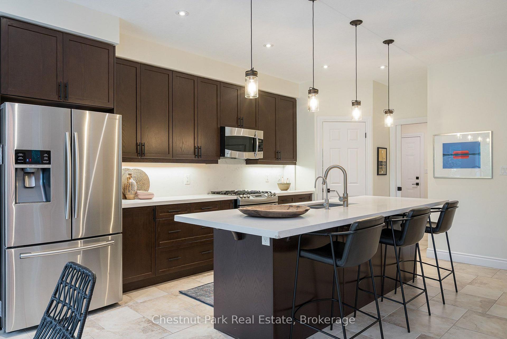 Photo 15 of 35 Kayla Crescent, Collingwood — HOMEH