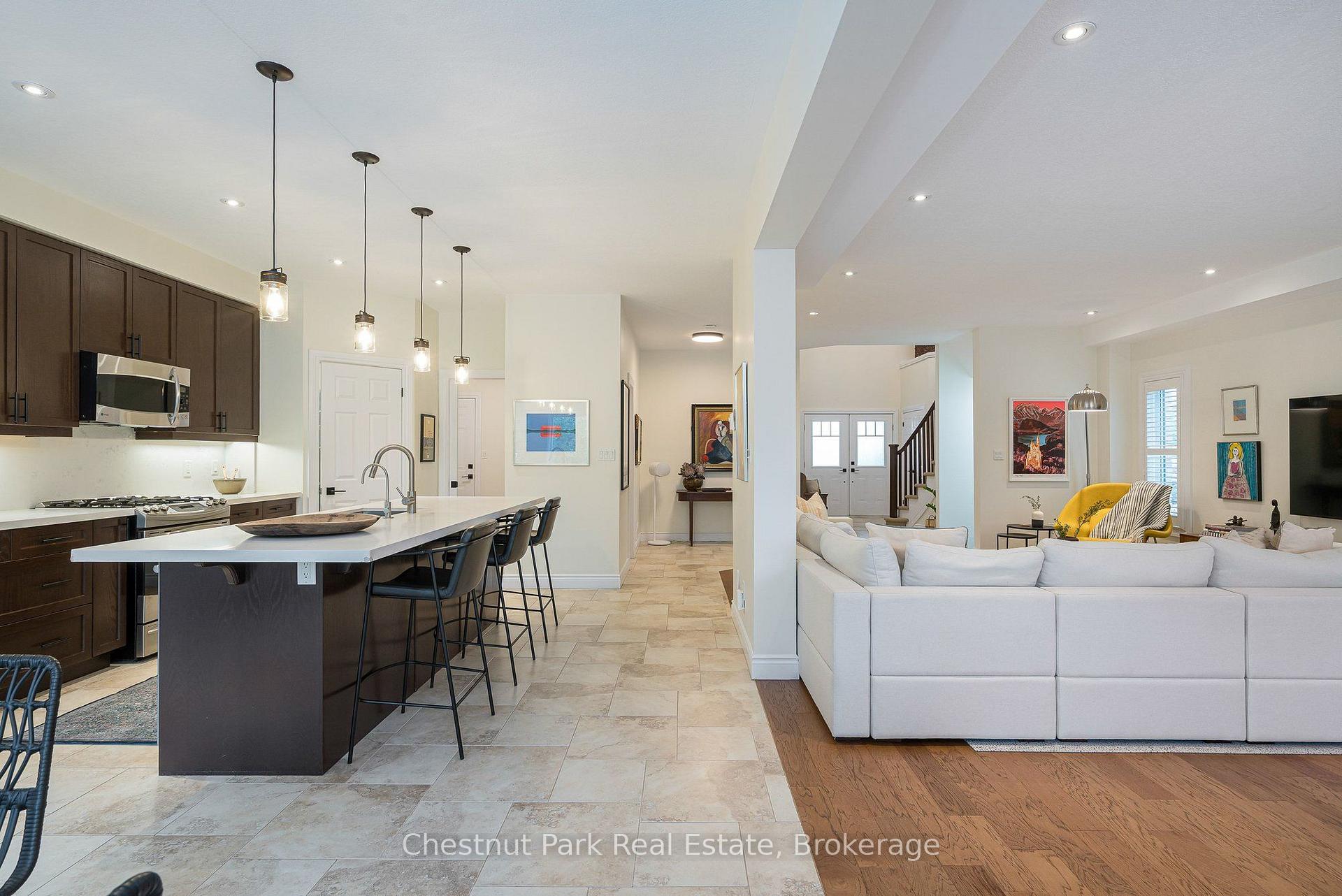 Photo 14 of 35 Kayla Crescent, Collingwood — HOMEH