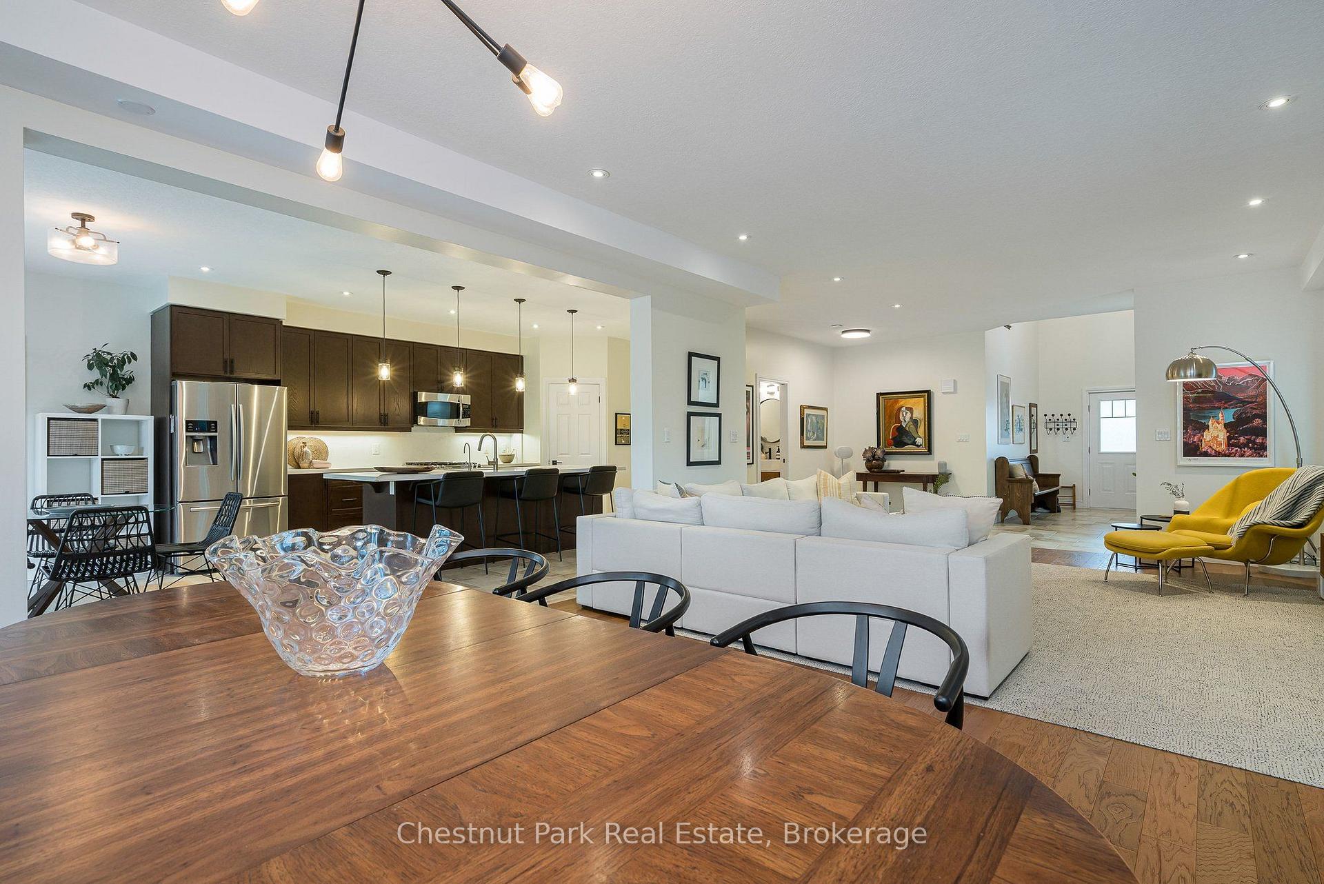 Photo 20 of 35 Kayla Crescent, Collingwood — HOMEH