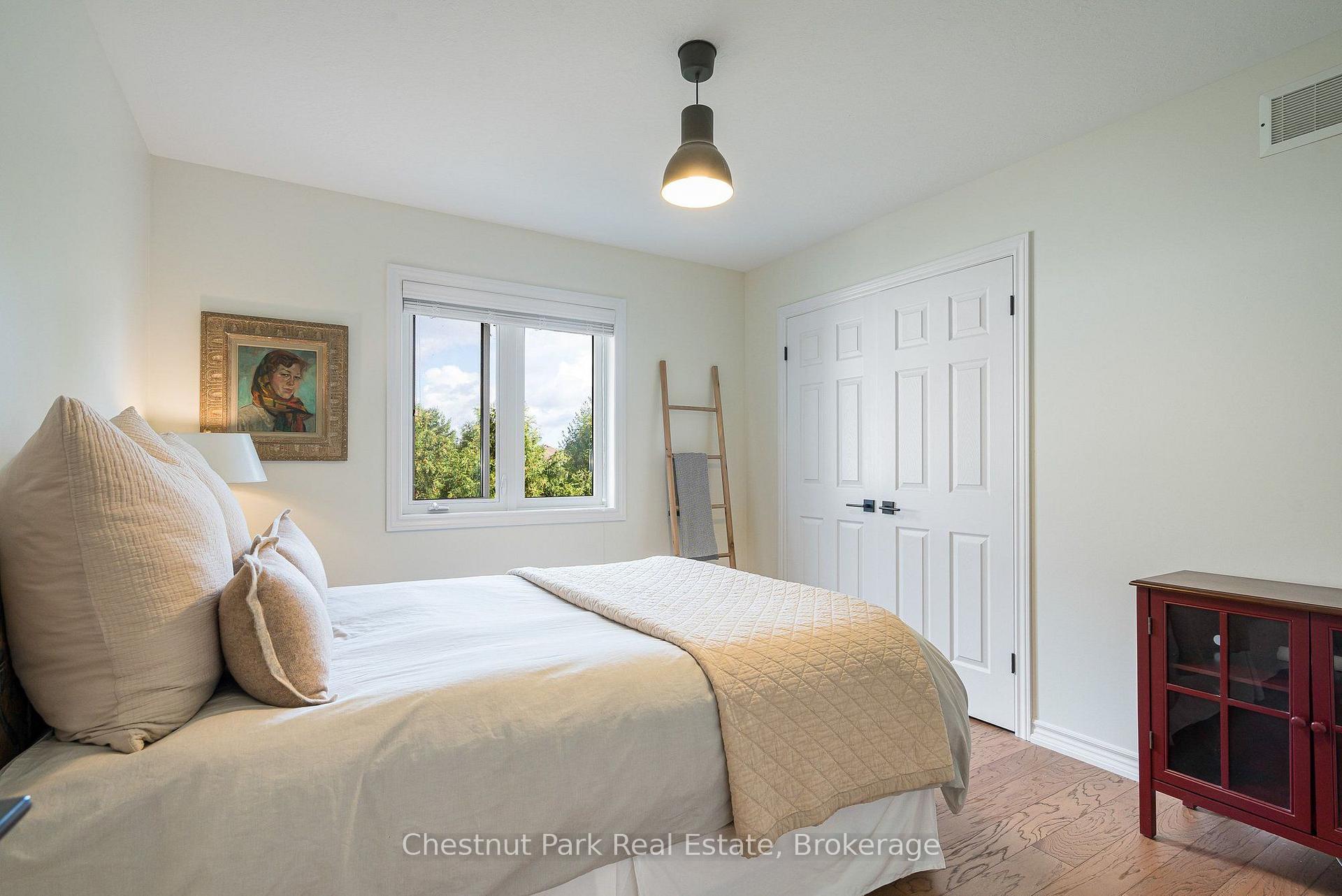 Photo 36 of 35 Kayla Crescent, Collingwood — HOMEH