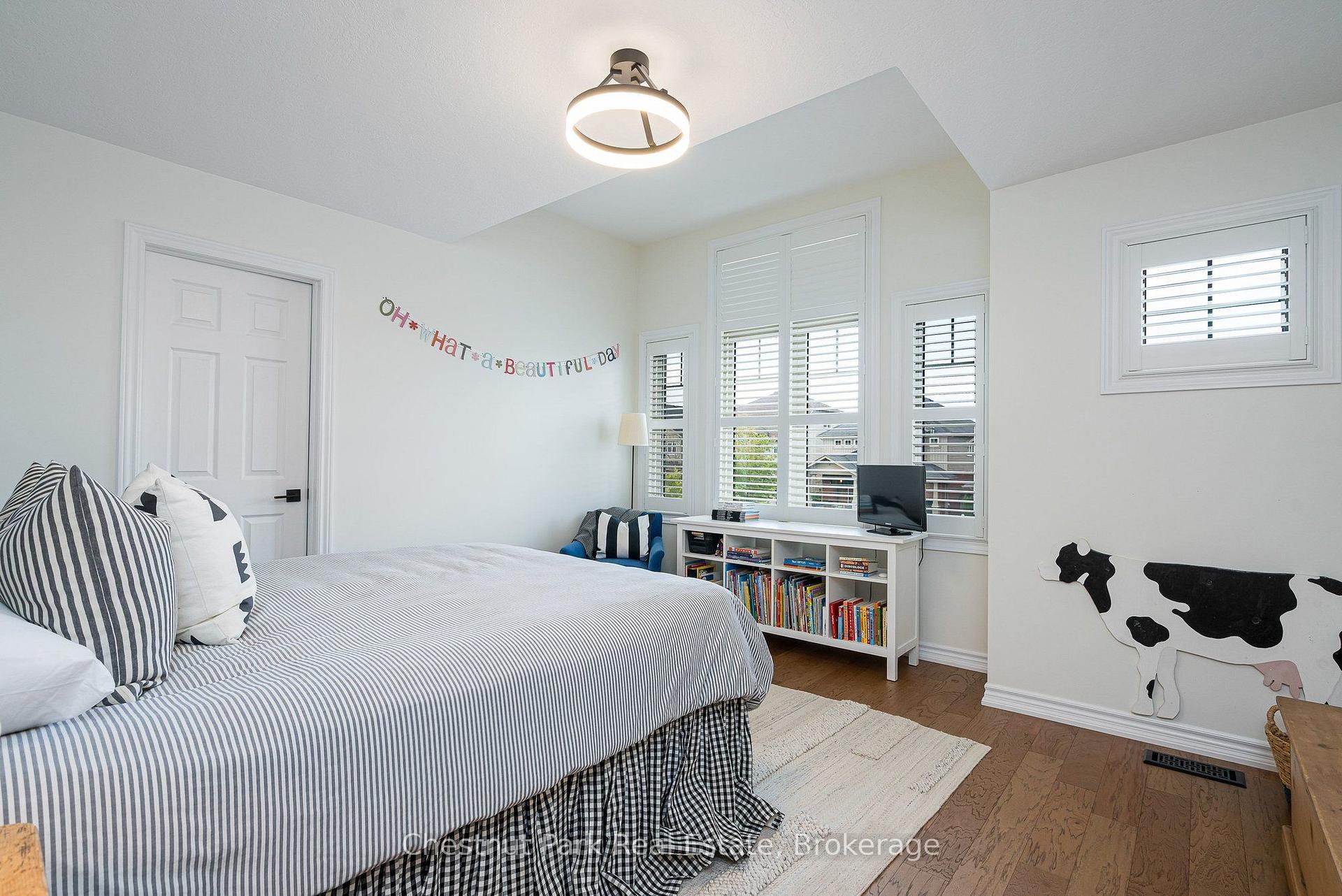 Photo 38 of 35 Kayla Crescent, Collingwood — HOMEH