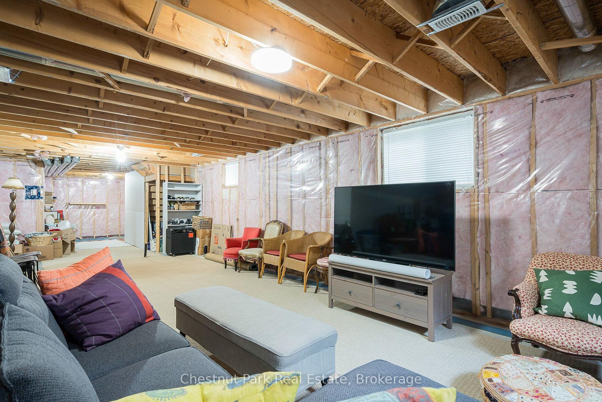 Photo 40 of 35 Kayla Crescent, Collingwood — HOMEH