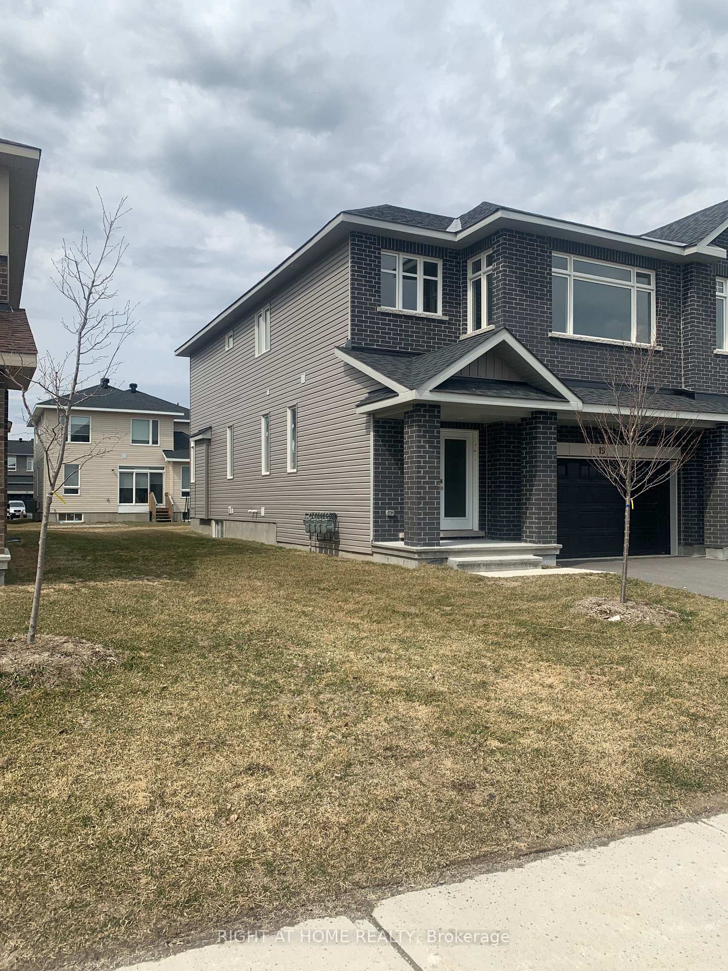 Photo 2 of 19 Wylie Way, Carleton Place, Carleton Place — HOMEH
