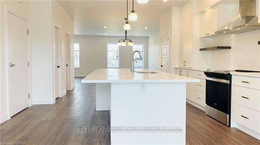 Photo 7 of Unit 104, 361 Quarter Town Line, Tillsonburg — HOMEH