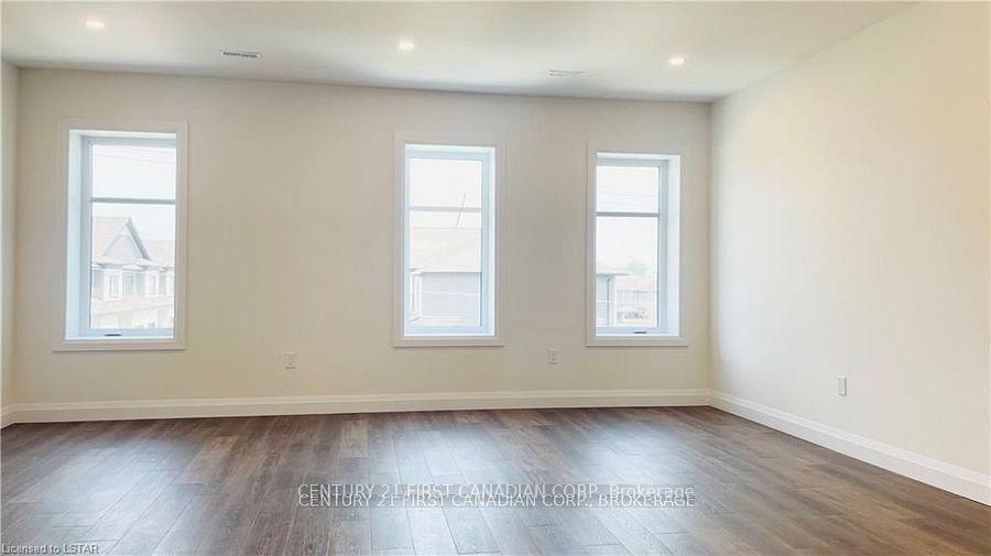 Photo 22 of Unit 104, 361 Quarter Town Line, Tillsonburg — HOMEH