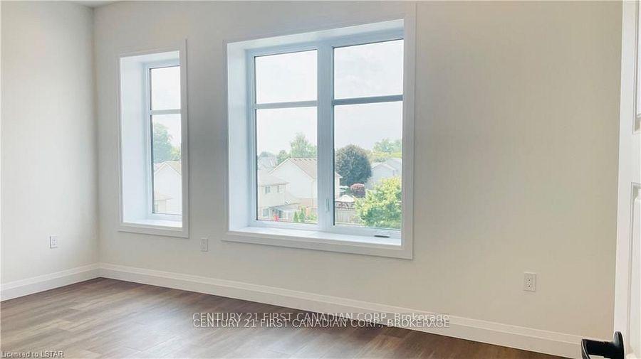 Photo 23 of Unit 104, 361 Quarter Town Line, Tillsonburg — HOMEH
