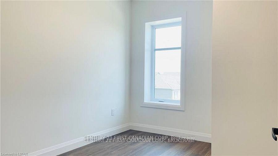 Photo 34 of Unit 104, 361 Quarter Town Line, Tillsonburg — HOMEH