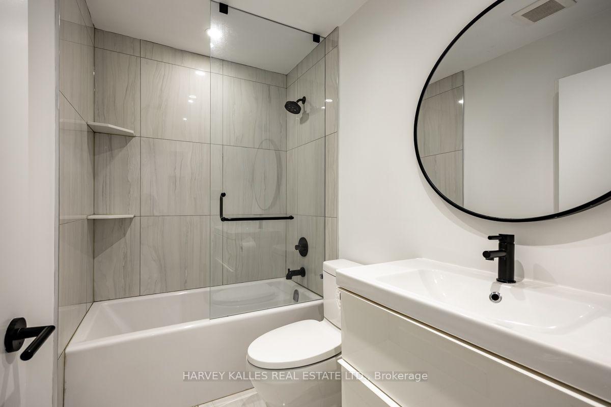 Photo 13 of Unit 110, 3000 Bathurst Street, Toronto, Englemount-Lawrence — HOMEH