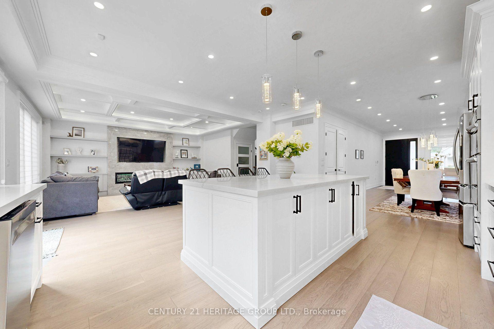 Photo 26 of 99 Twenty Seventh Street, Etobicoke, Long Branch — HOMEH