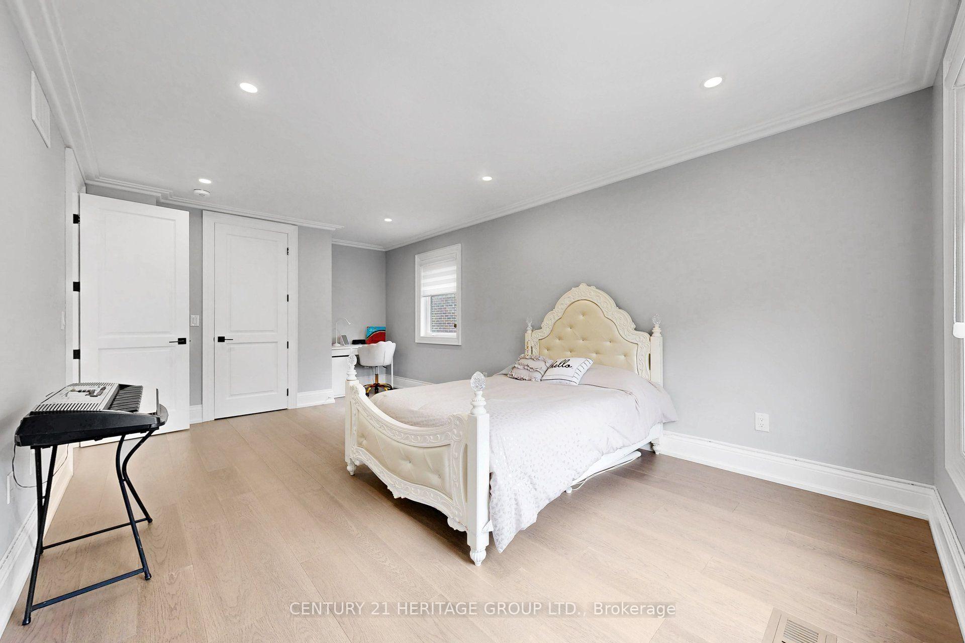 Photo 34 of 99 Twenty Seventh Street, Etobicoke, Long Branch — HOMEH