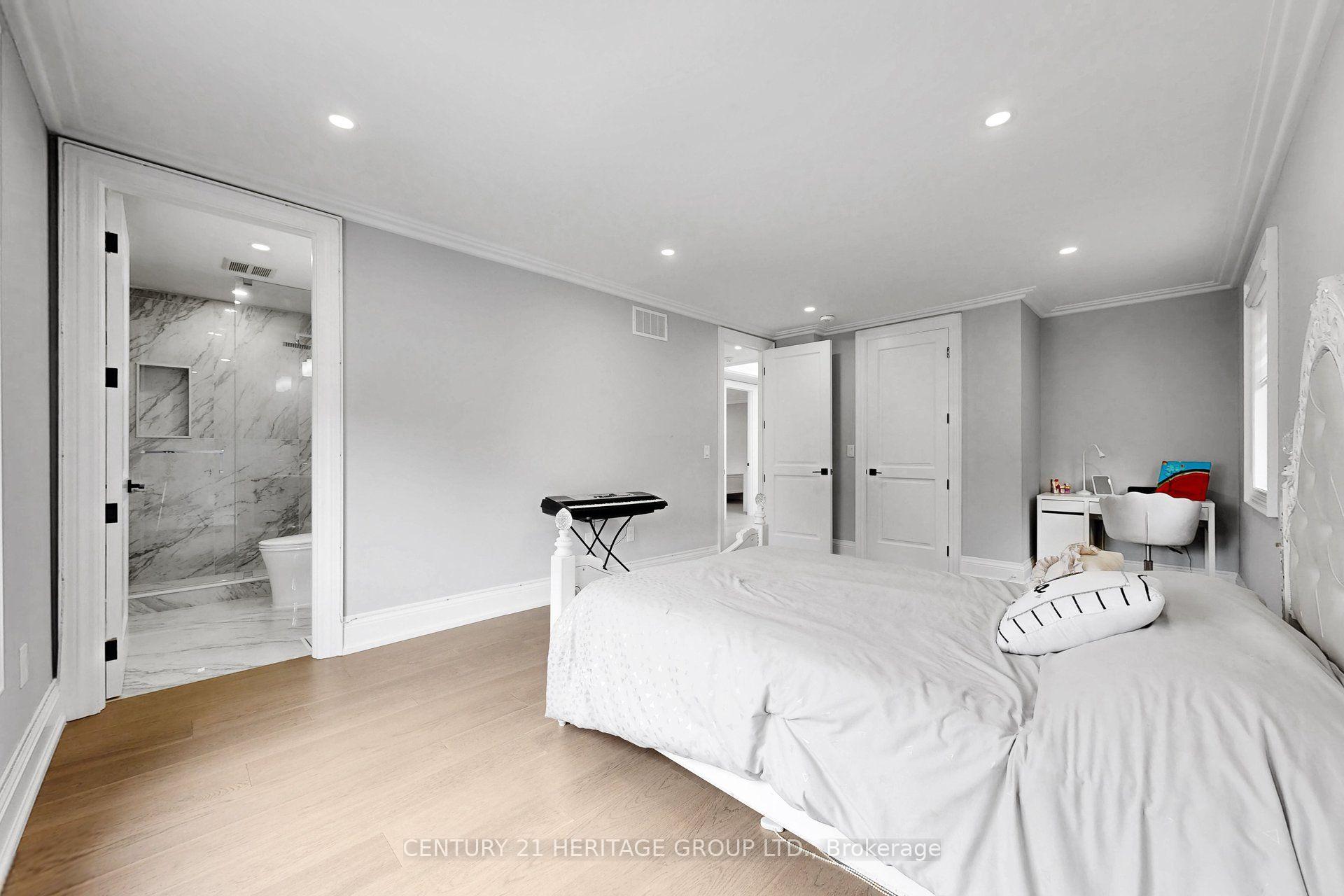 Photo 35 of 99 Twenty Seventh Street, Etobicoke, Long Branch — HOMEH