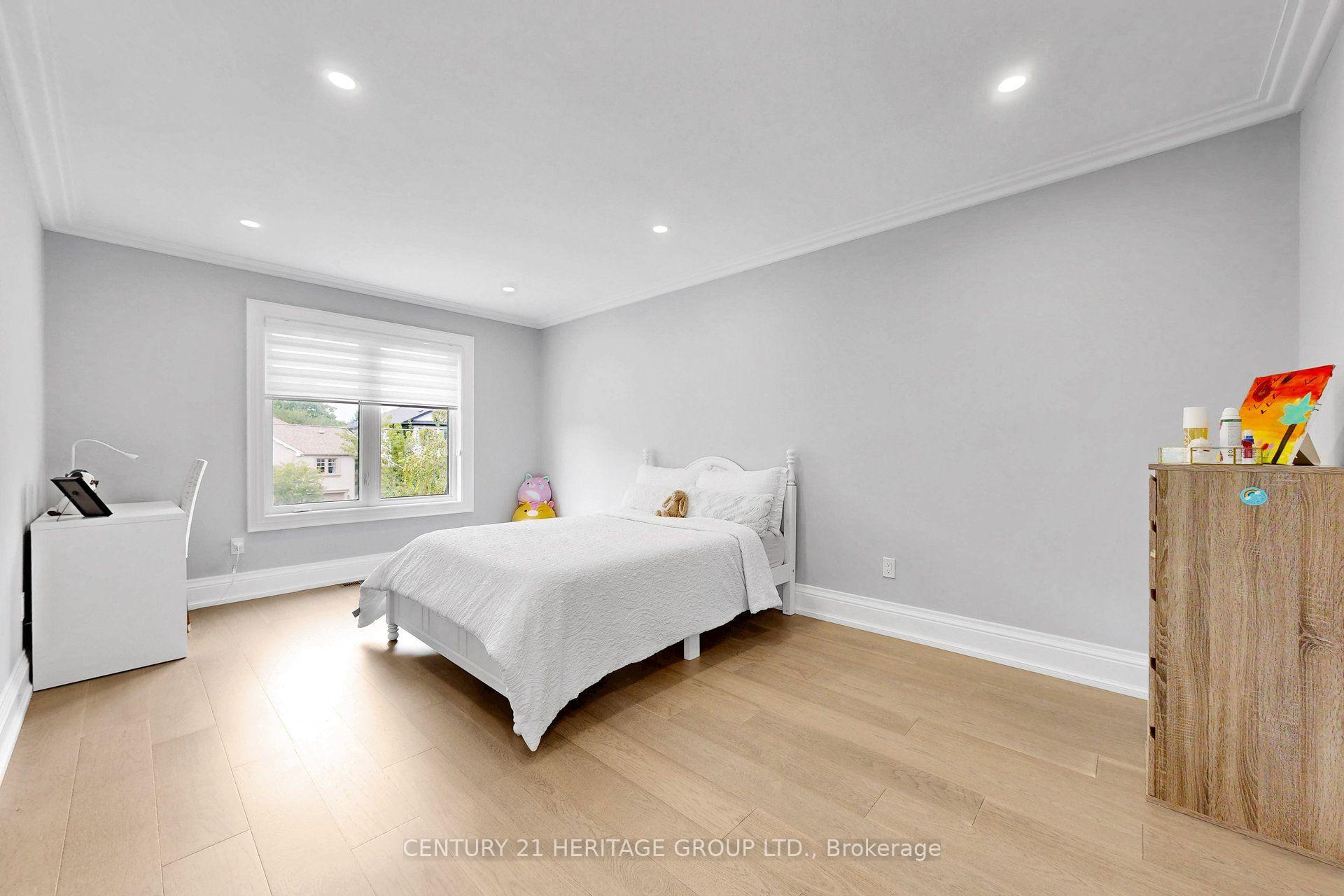 Photo 37 of 99 Twenty Seventh Street, Etobicoke, Long Branch — HOMEH