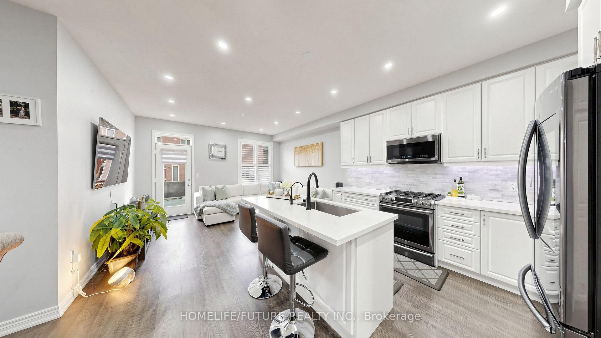 Photo 11 of 101 Bronson Terrace, Milton, Ford — HOMEH