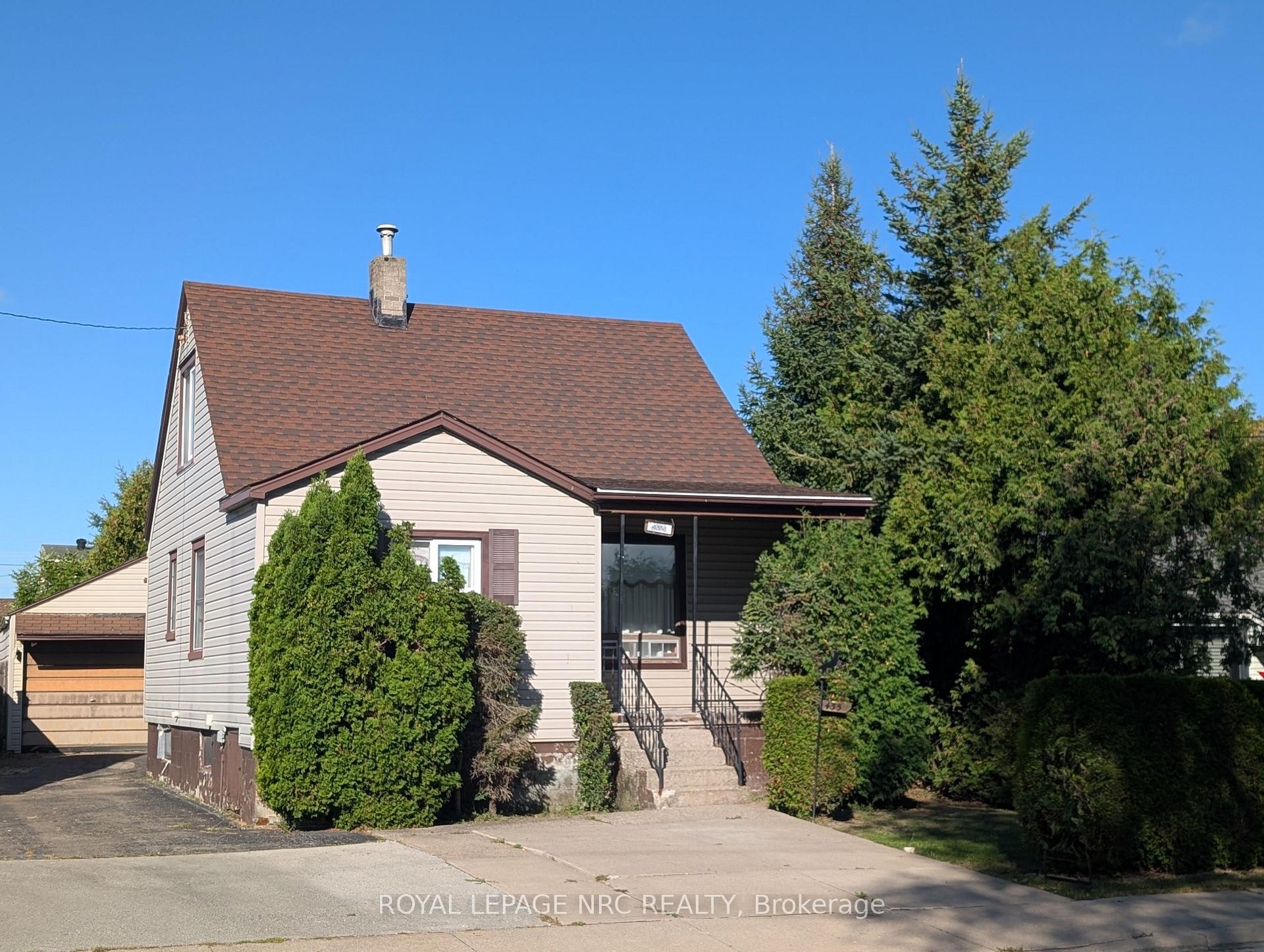 Photo 2 of 4353 Fifth Avenue, Niagara Falls, Downtown — HOMEH