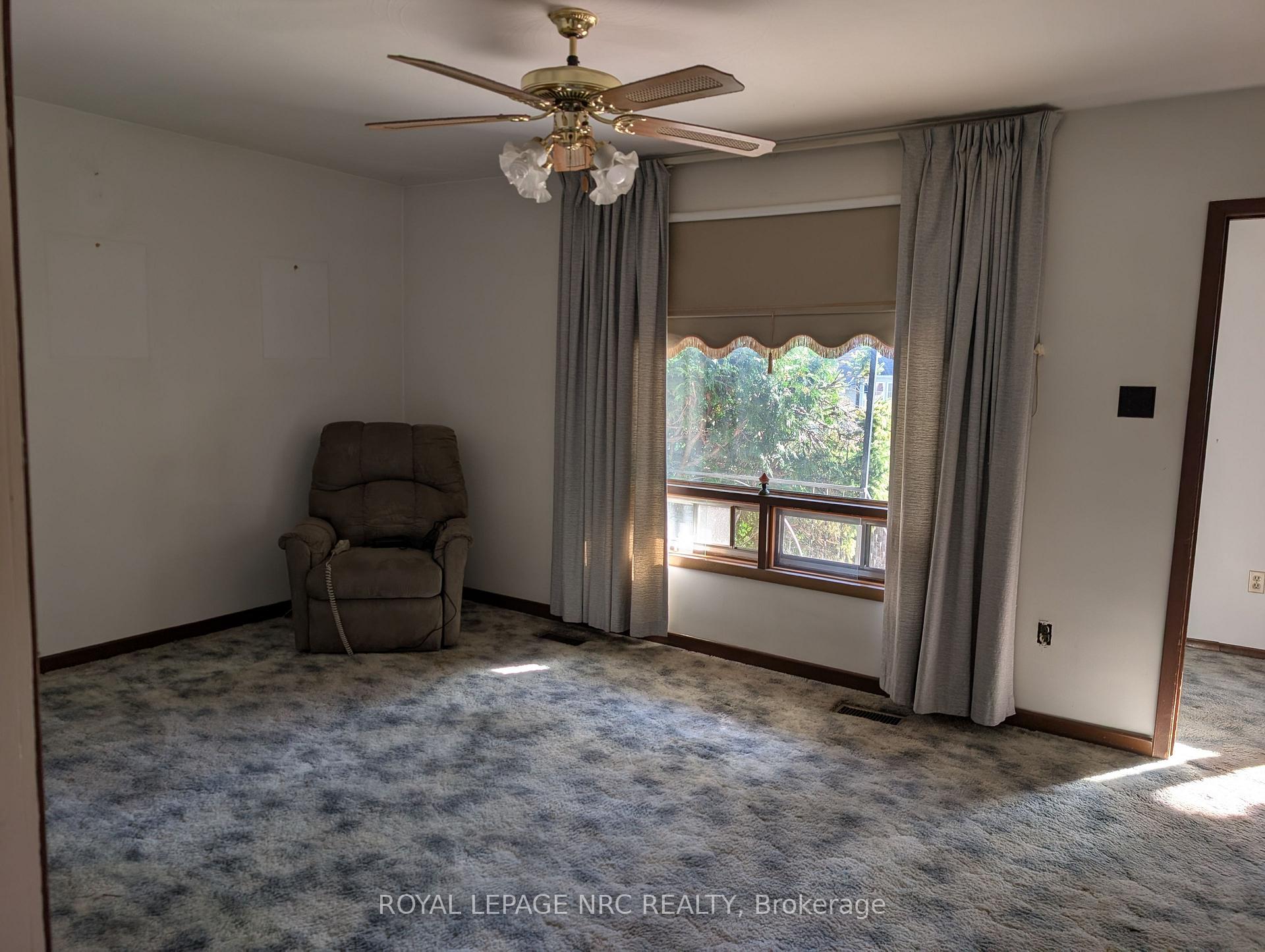 Photo 16 of 4353 Fifth Avenue, Niagara Falls, Downtown — HOMEH