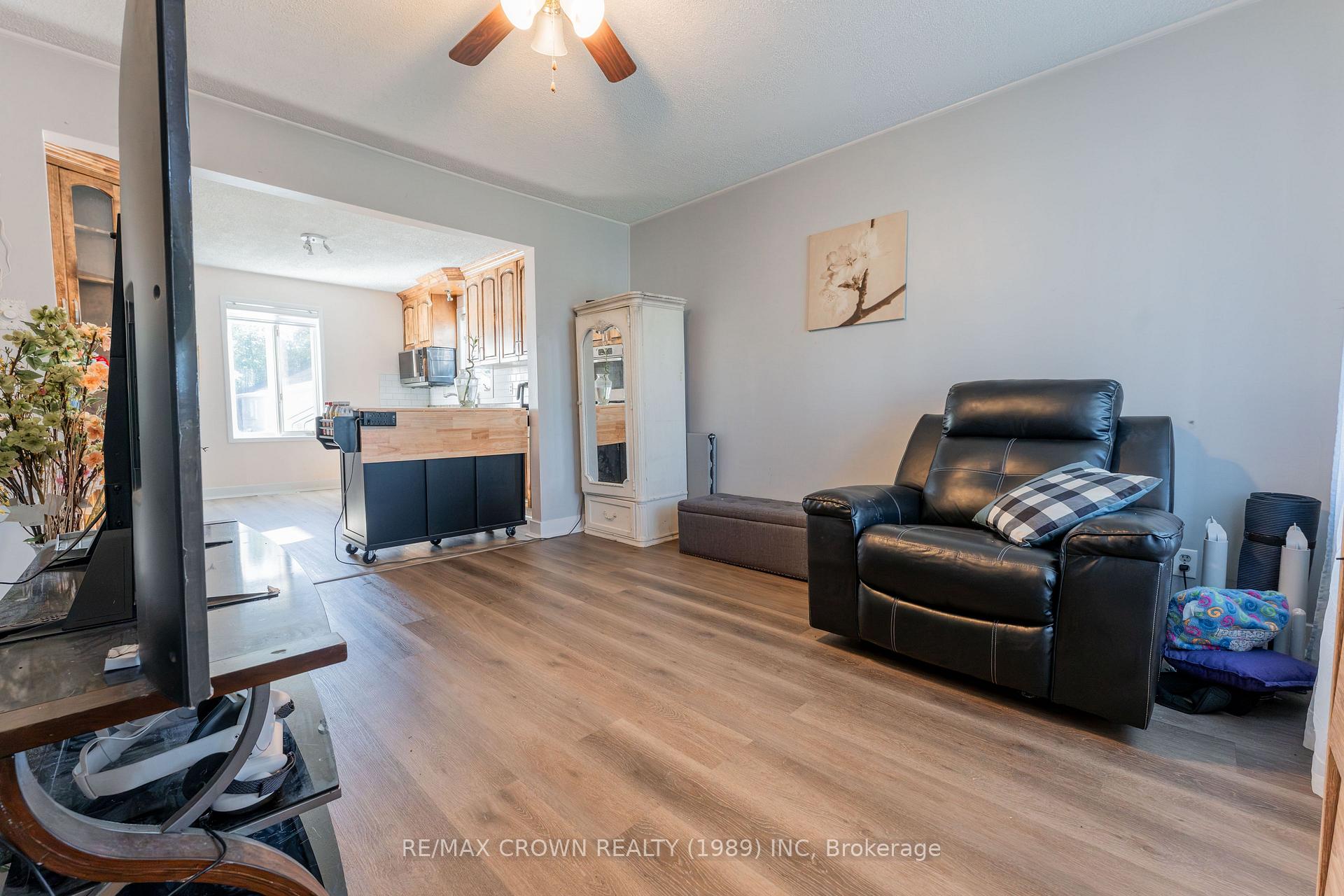 Photo 7 of 13 Pine Crescent, Kapuskasing — HOMEH