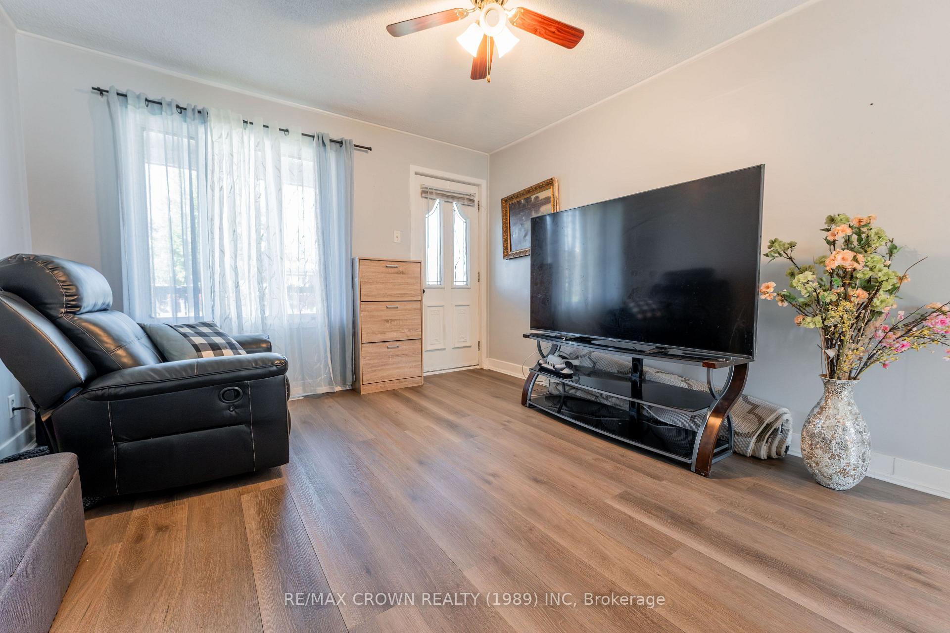 Photo 8 of 13 Pine Crescent, Kapuskasing — HOMEH