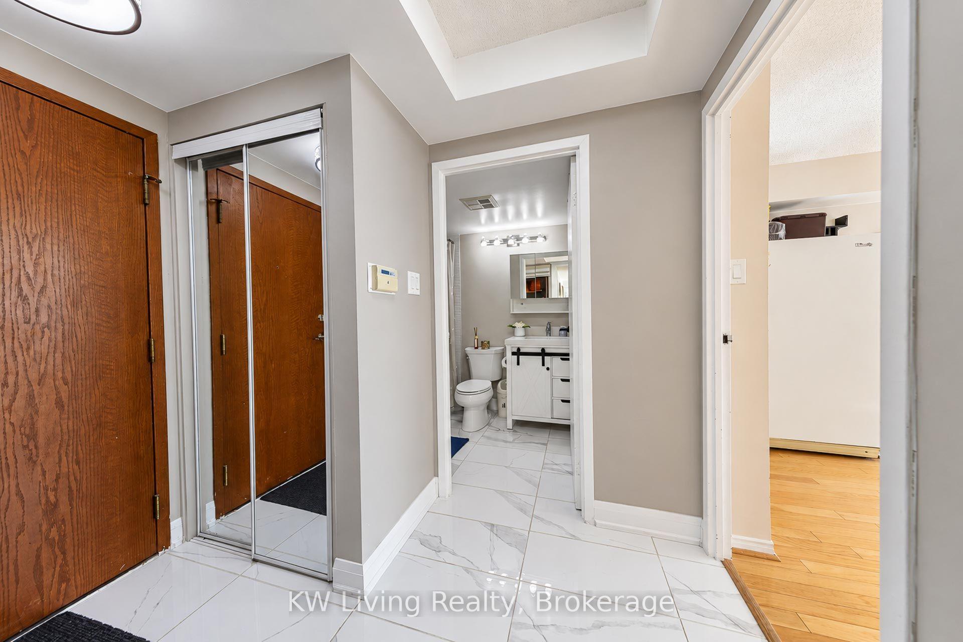 Photo 4 of Unit 1702, 10 Yonge Street, Toronto, Waterfront Communities — HOMEH