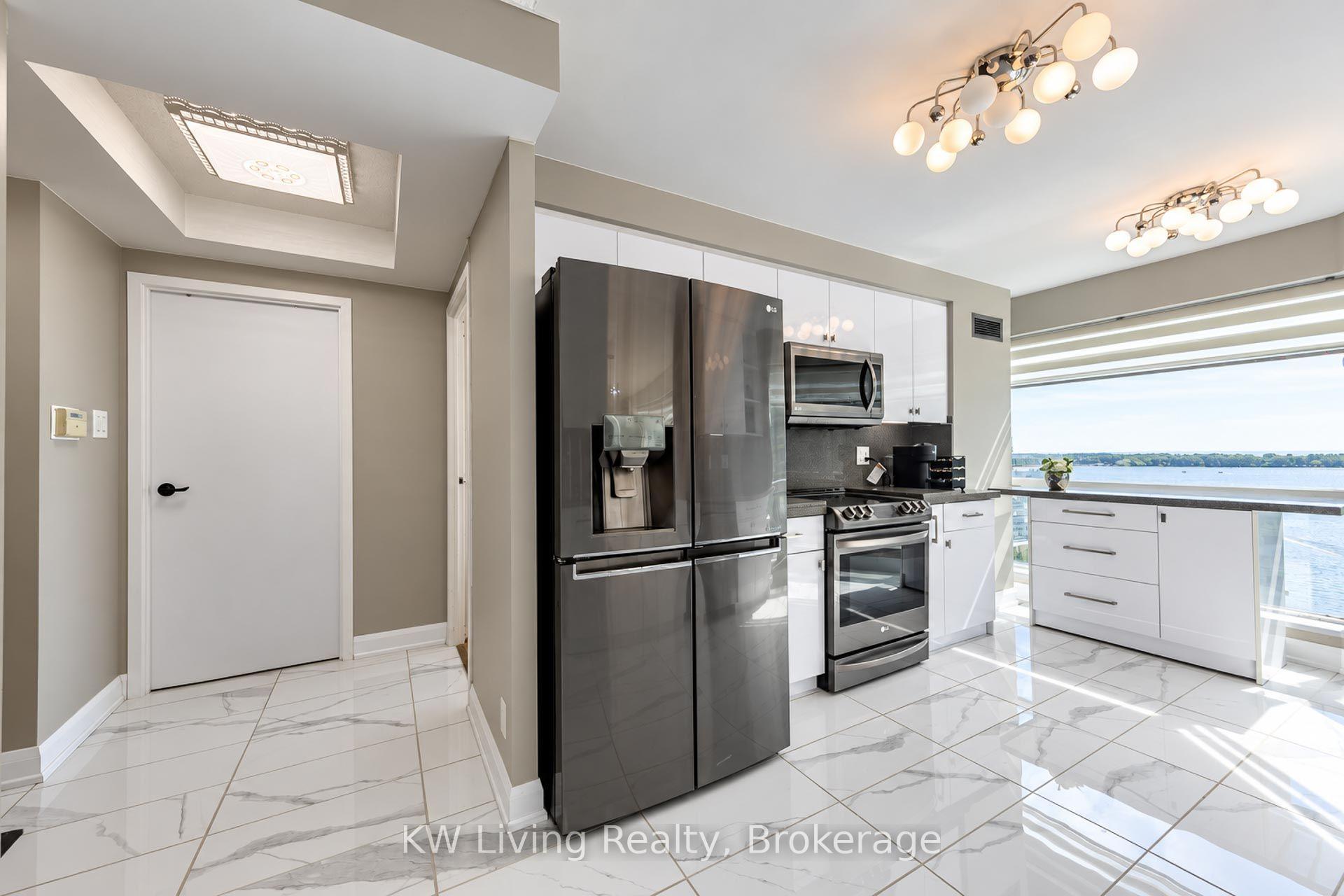 Photo 5 of Unit 1702, 10 Yonge Street, Toronto, Waterfront Communities — HOMEH