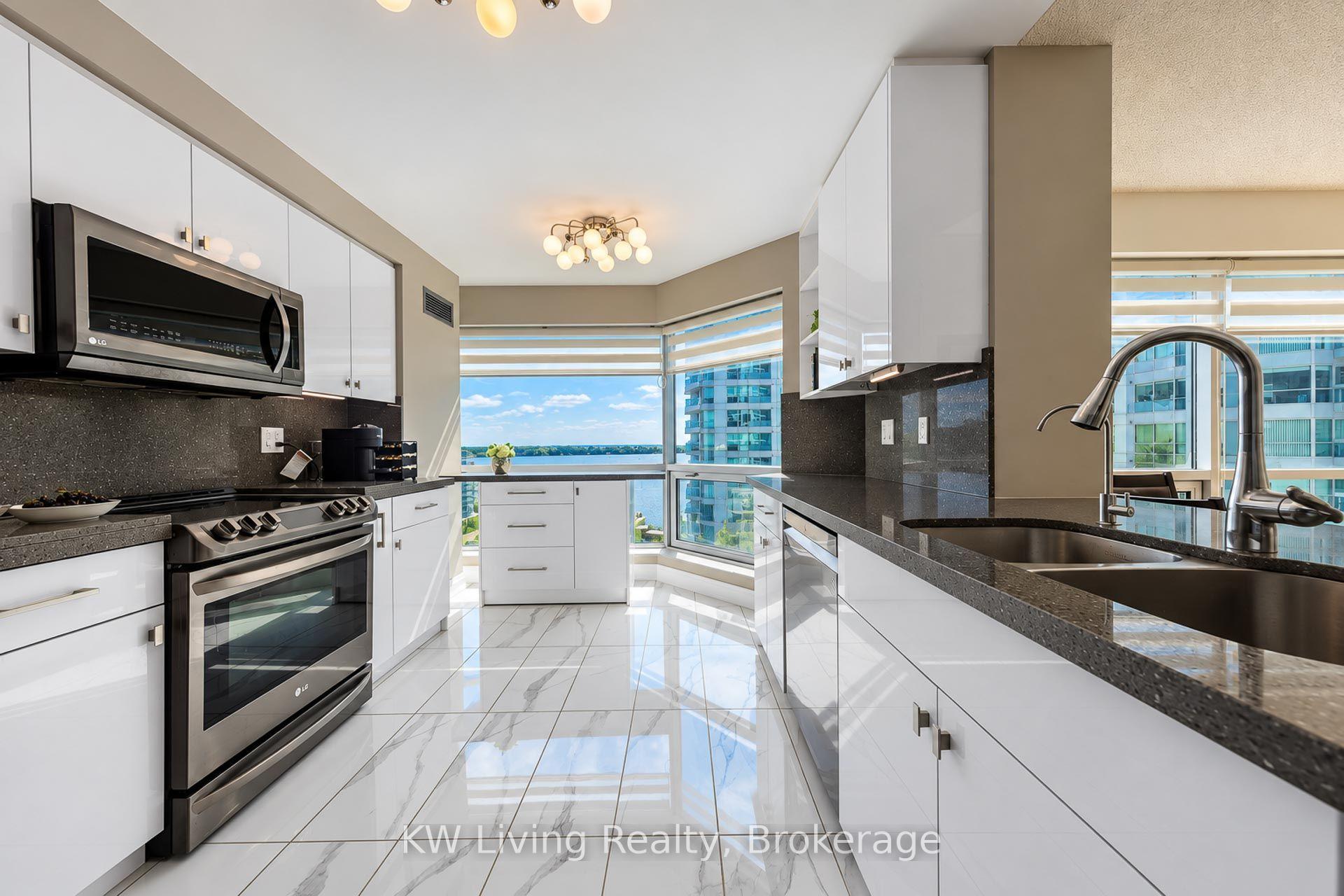 Photo 7 of Unit 1702, 10 Yonge Street, Toronto, Waterfront Communities — HOMEH