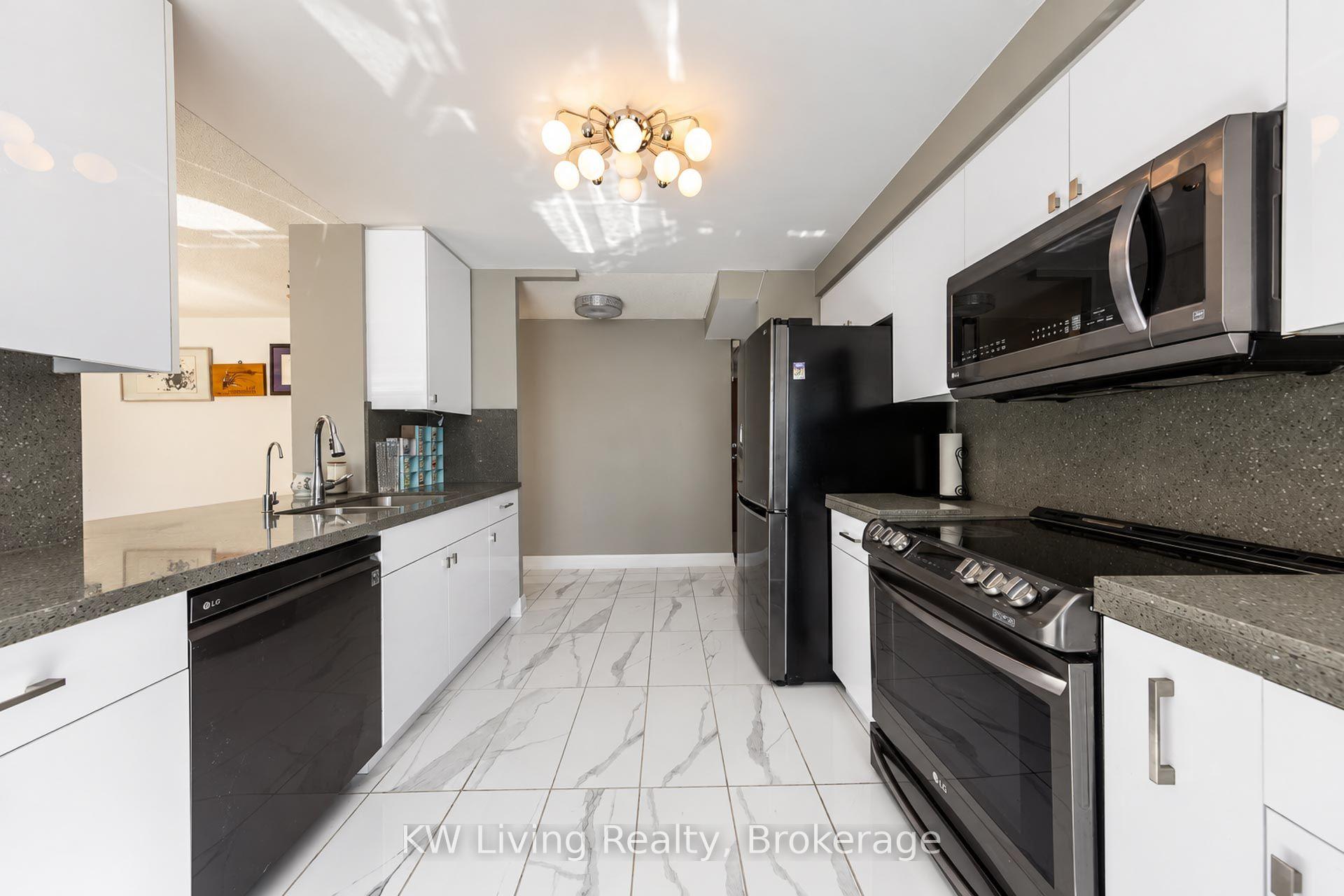 Photo 11 of Unit 1702, 10 Yonge Street, Toronto, Waterfront Communities — HOMEH