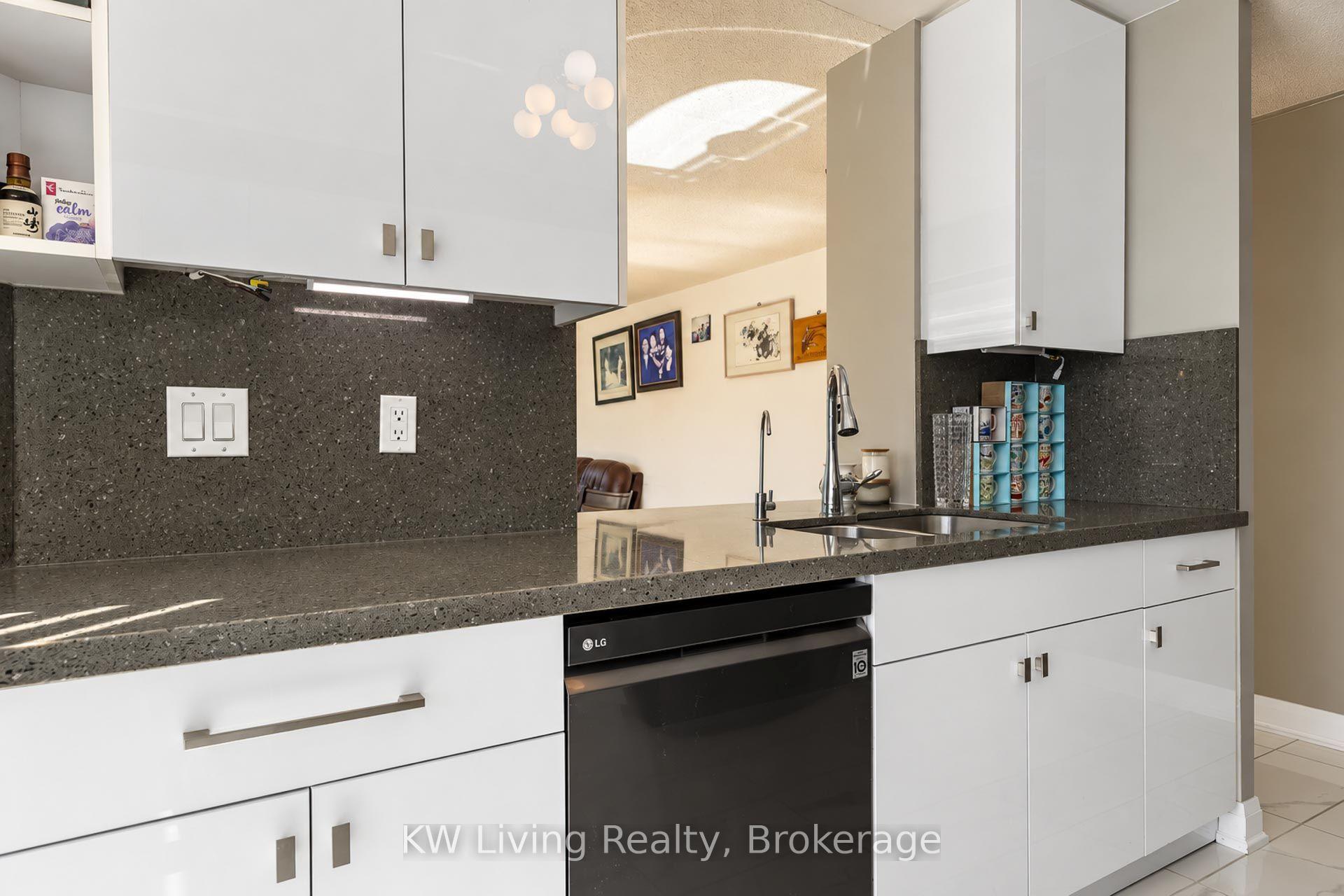 Photo 12 of Unit 1702, 10 Yonge Street, Toronto, Waterfront Communities — HOMEH