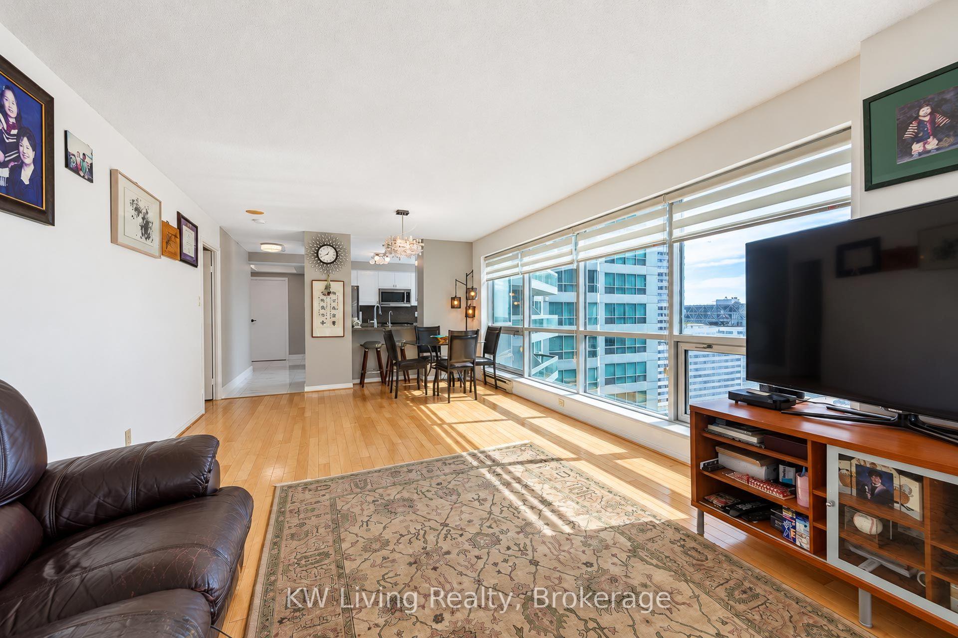Photo 19 of Unit 1702, 10 Yonge Street, Toronto, Waterfront Communities — HOMEH