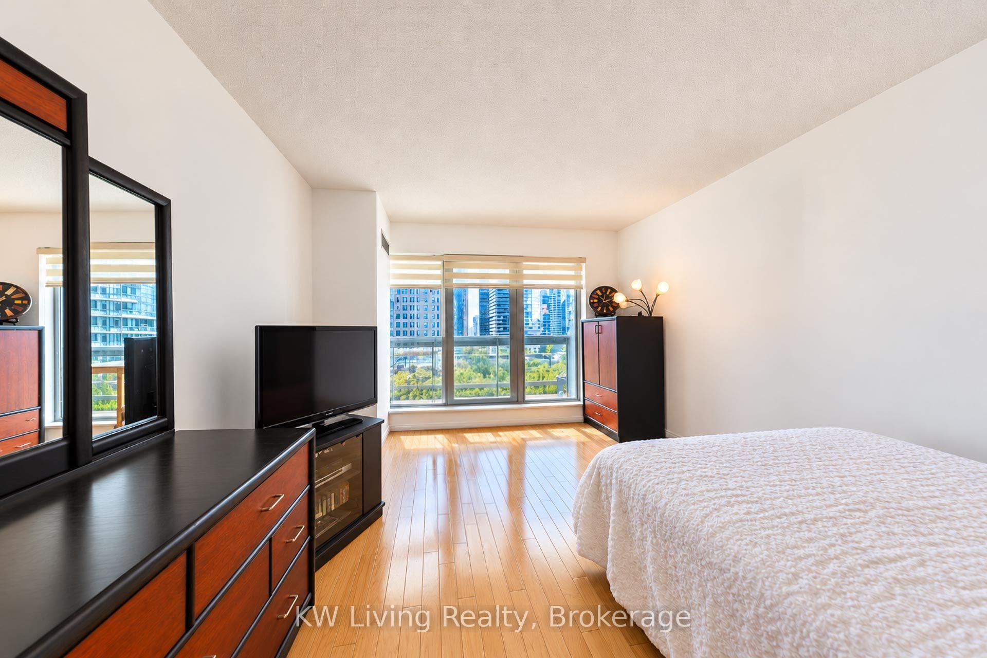 Photo 22 of Unit 1702, 10 Yonge Street, Toronto, Waterfront Communities — HOMEH