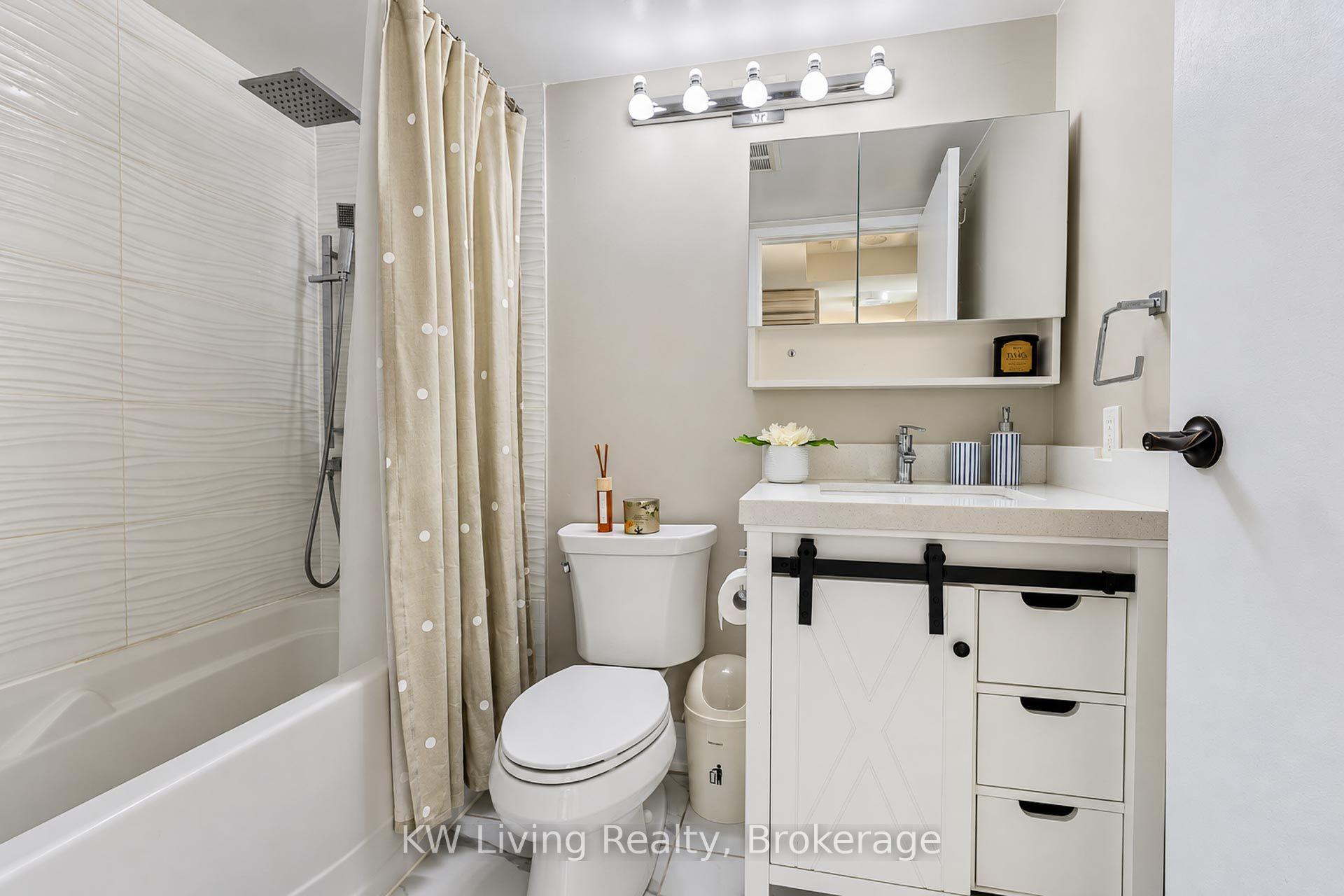 Photo 29 of Unit 1702, 10 Yonge Street, Toronto, Waterfront Communities — HOMEH